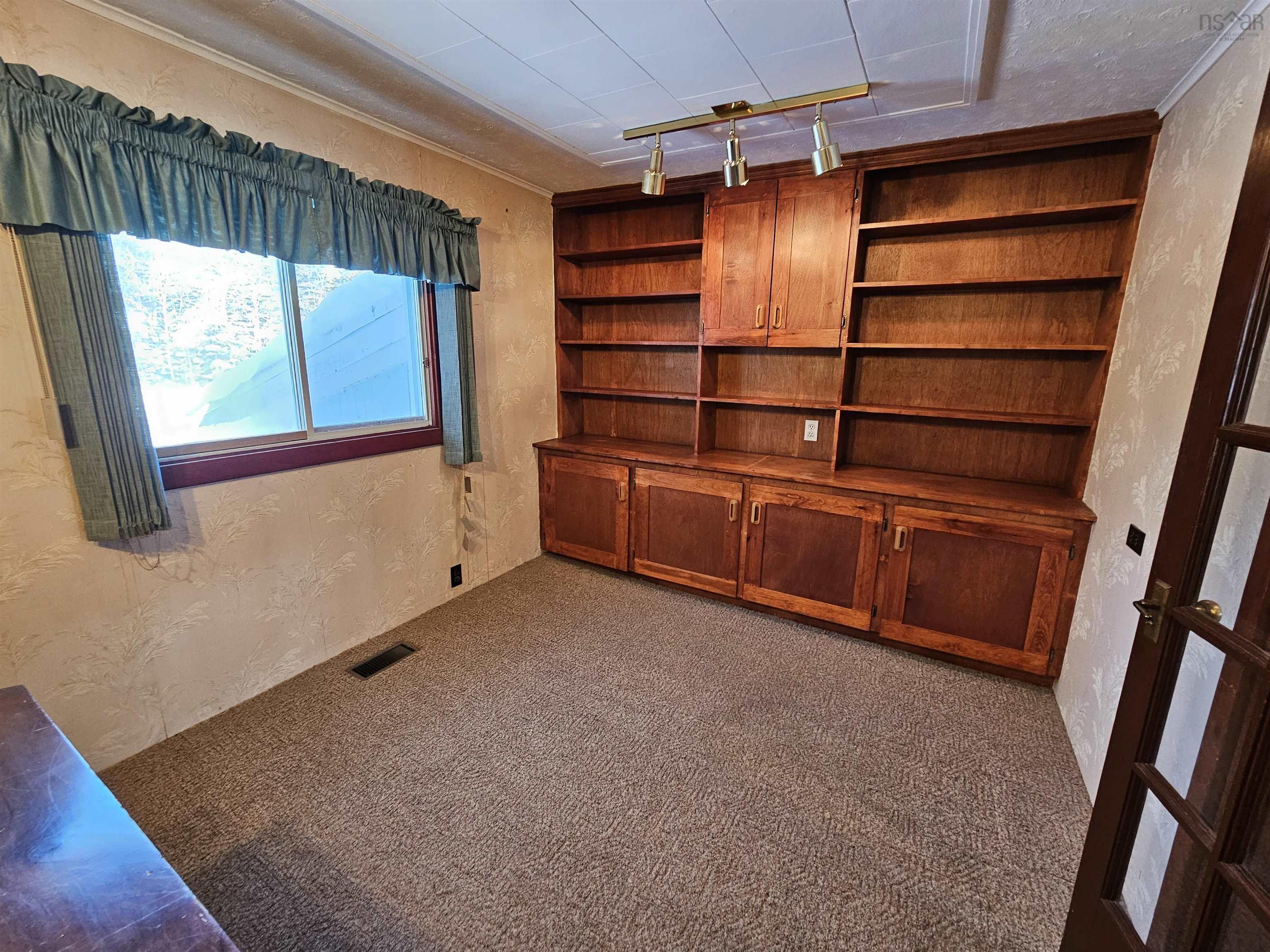 $210,000.00: 11845 Highway 2, Leamington