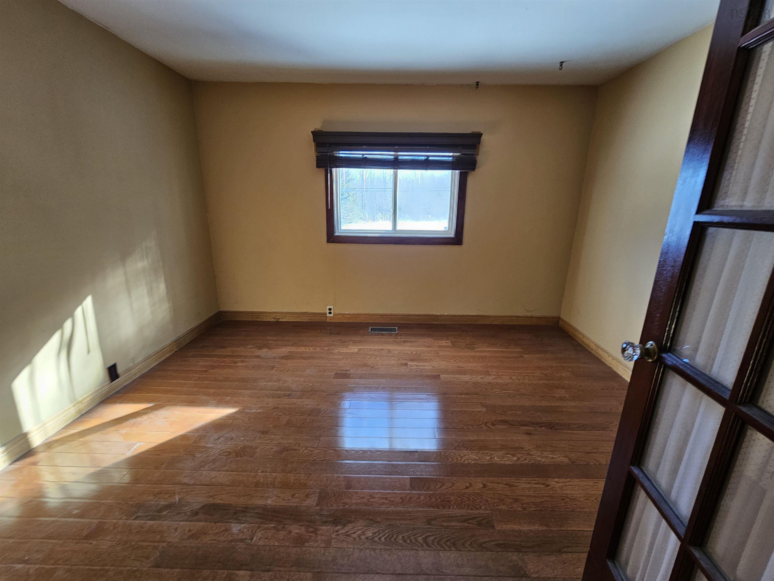 $210,000.00: 11845 Highway 2, Leamington