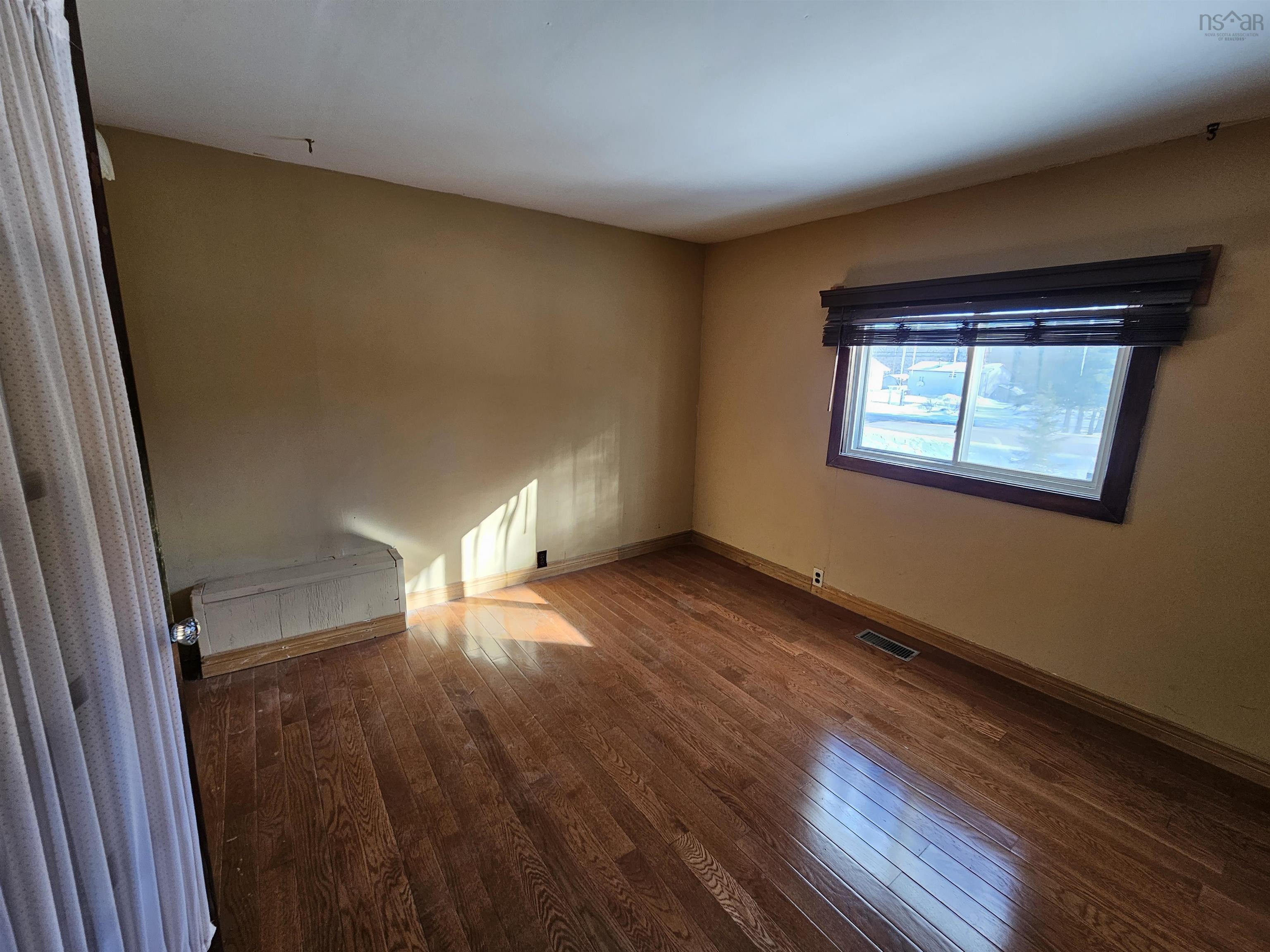 $210,000.00: 11845 Highway 2, Leamington