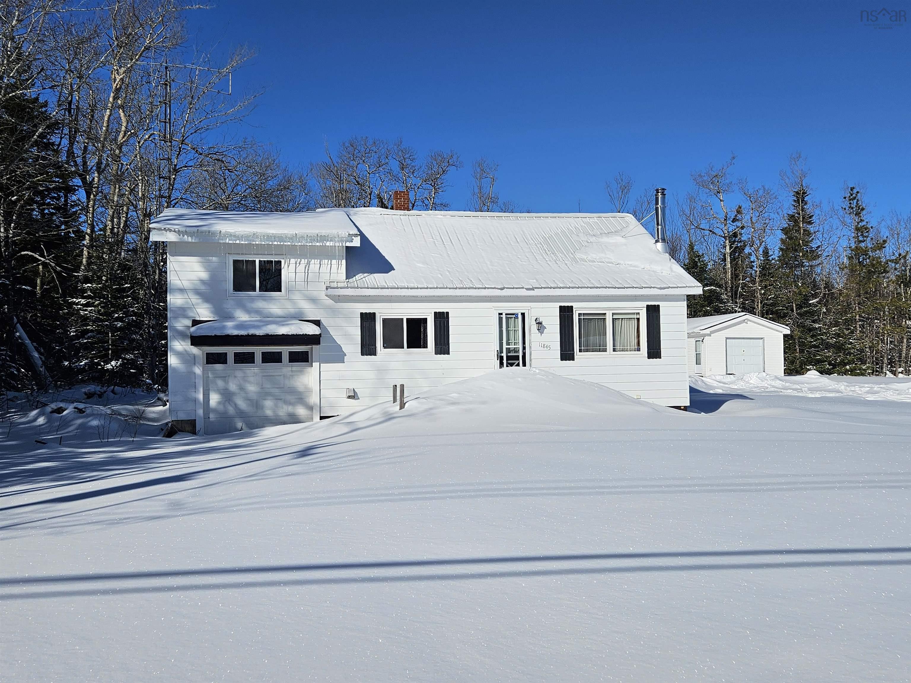 $210,000.00: 11845 Highway 2, Leamington