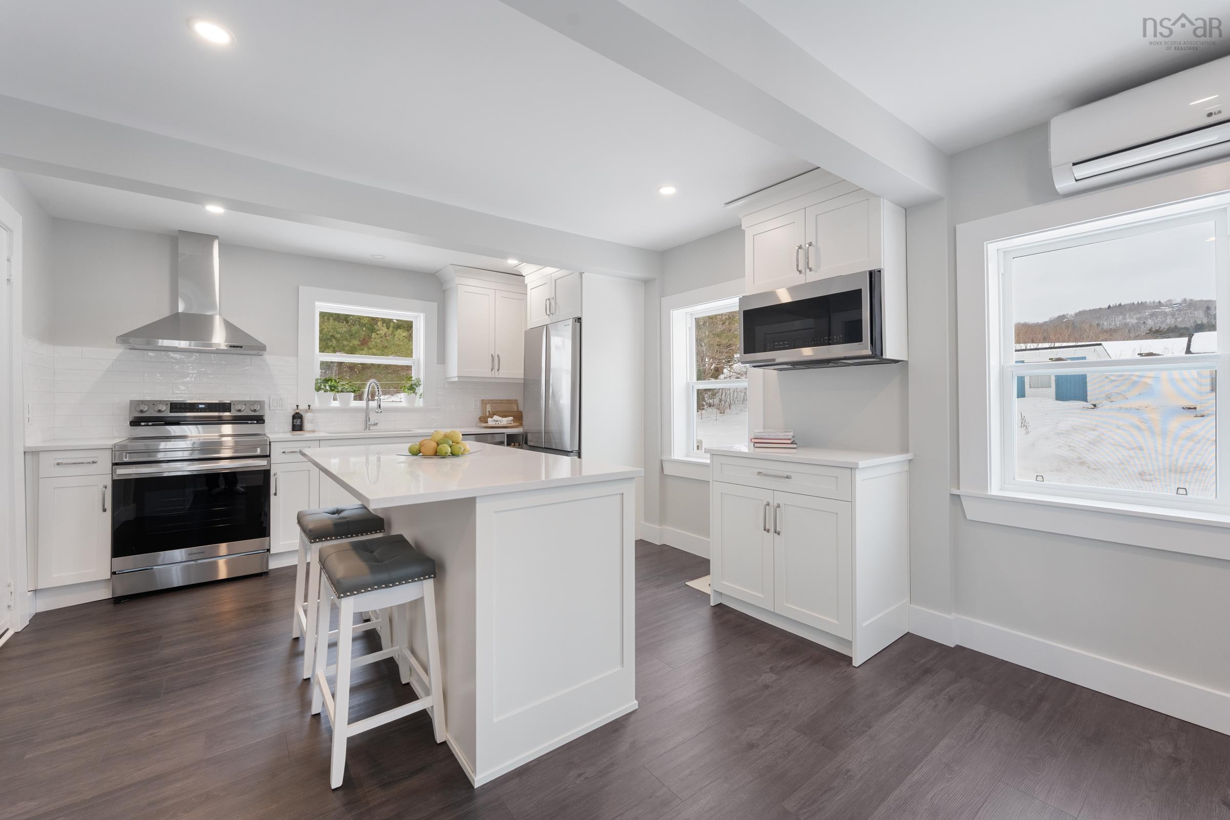 $479,900.00: 1529 Pereau Road, Delhaven