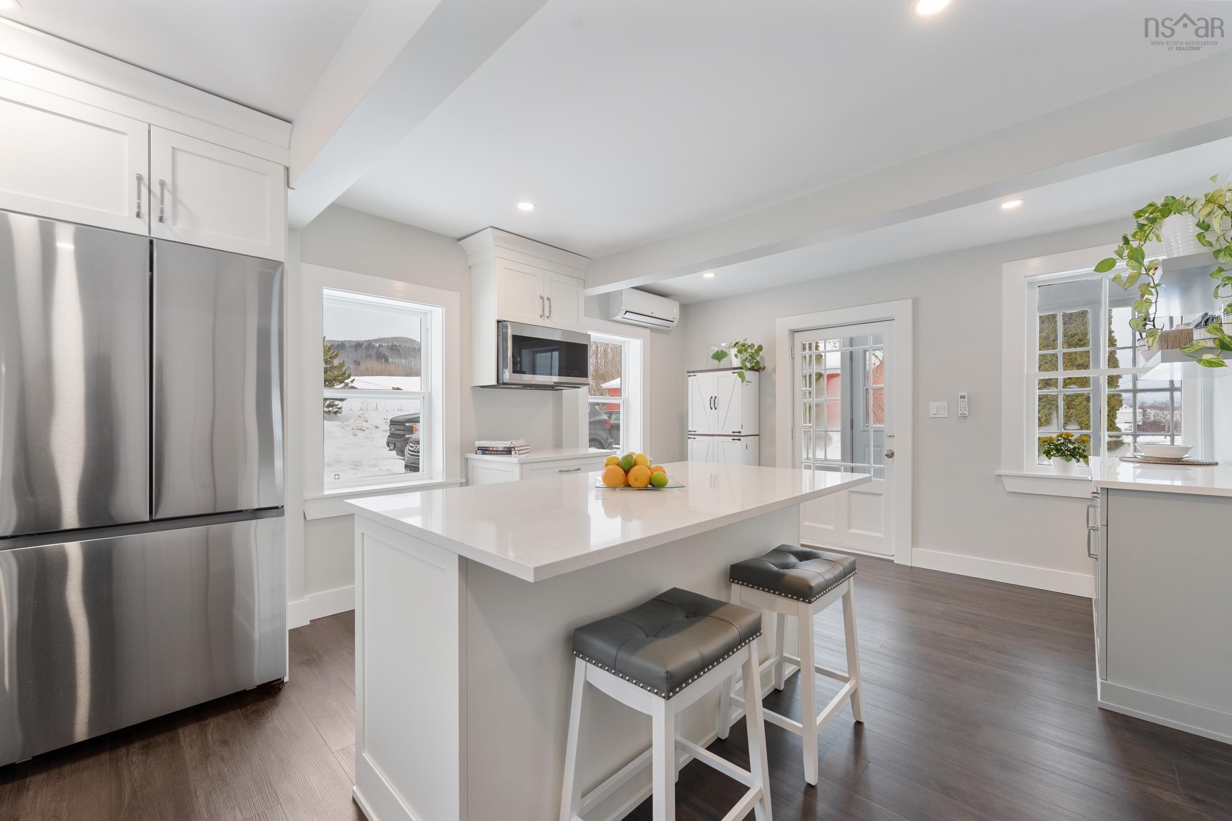 $479,900.00: 1529 Pereau Road, Delhaven