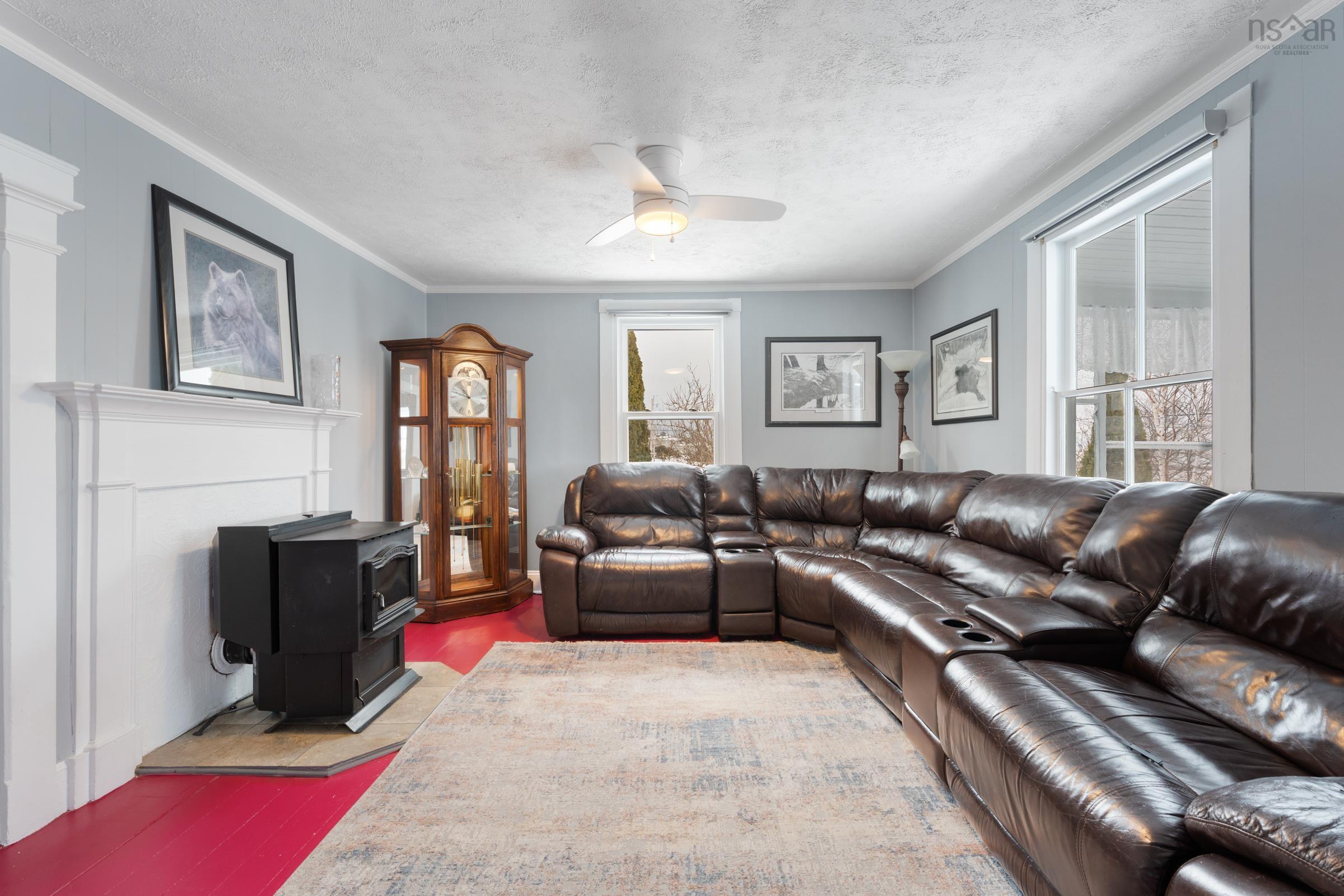 $479,900.00: 1529 Pereau Road, Delhaven