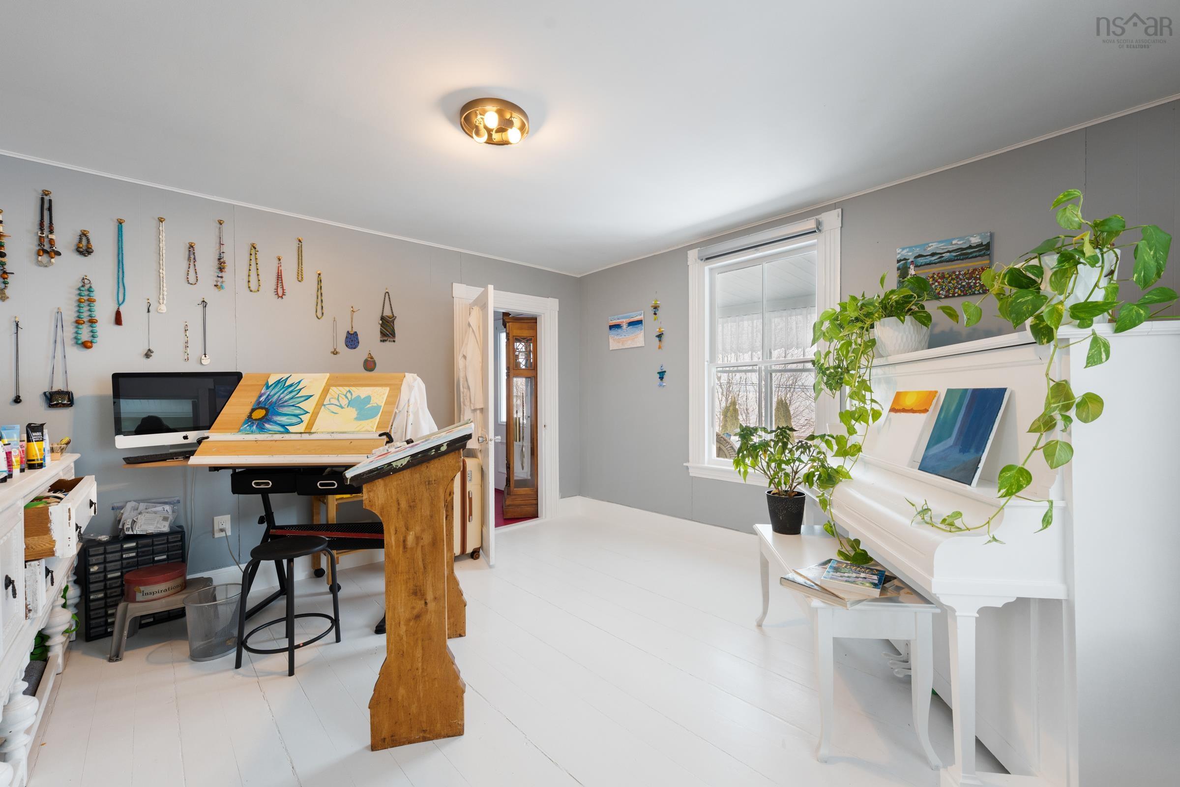 $479,900.00: 1529 Pereau Road, Delhaven