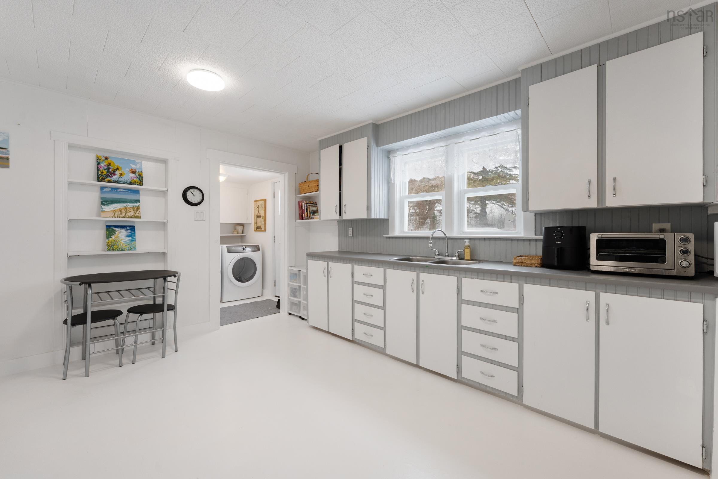 $479,900.00: 1529 Pereau Road, Delhaven