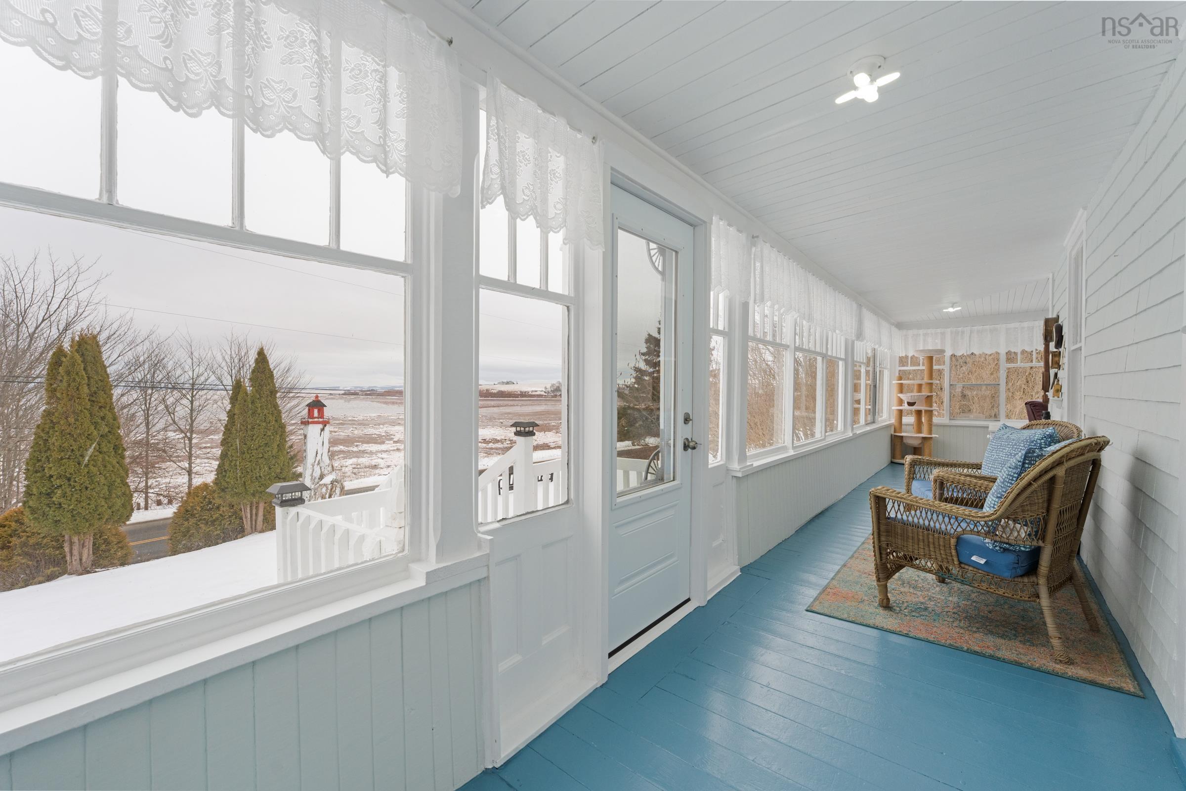 $479,900.00: 1529 Pereau Road, Delhaven