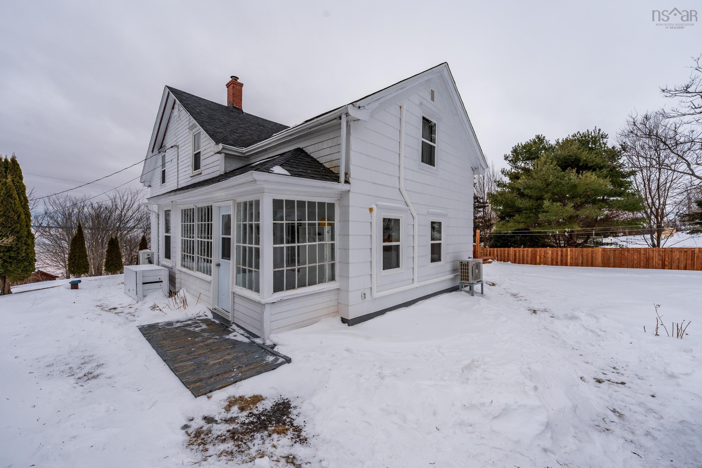 $479,900.00: 1529 Pereau Road, Delhaven