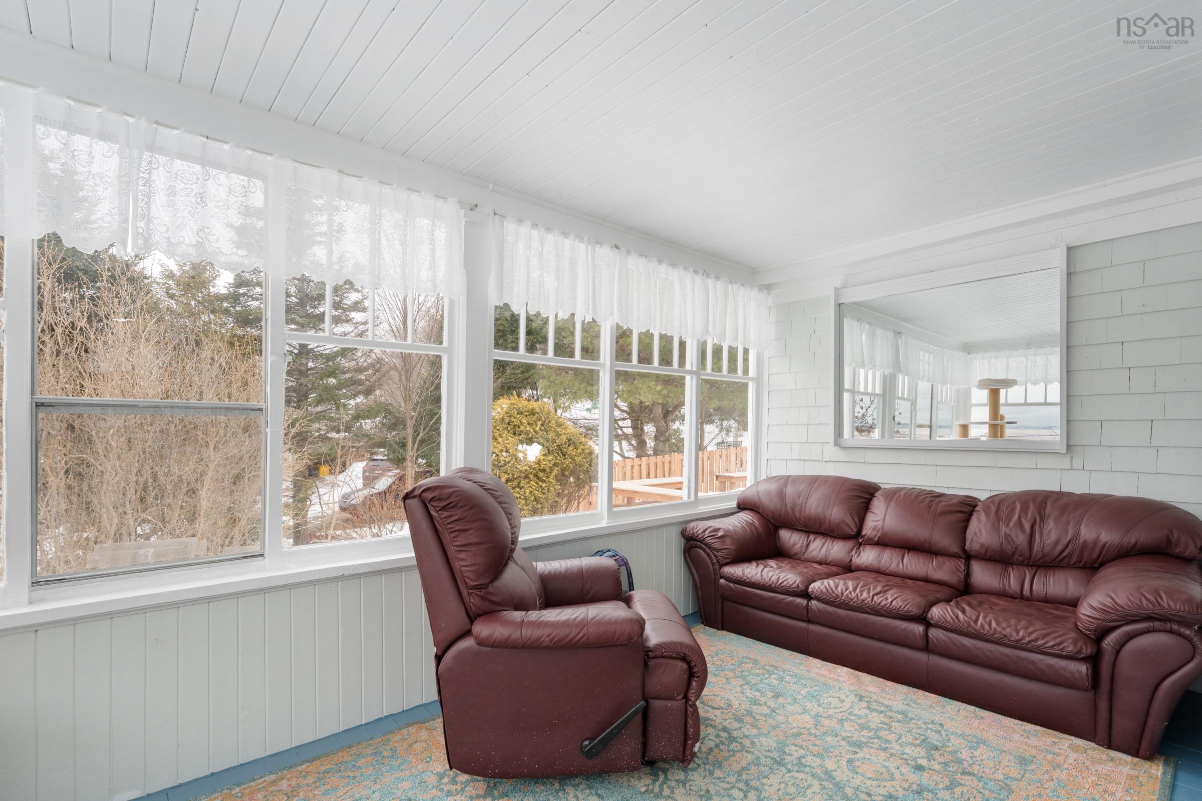 $479,900.00: 1529 Pereau Road, Delhaven