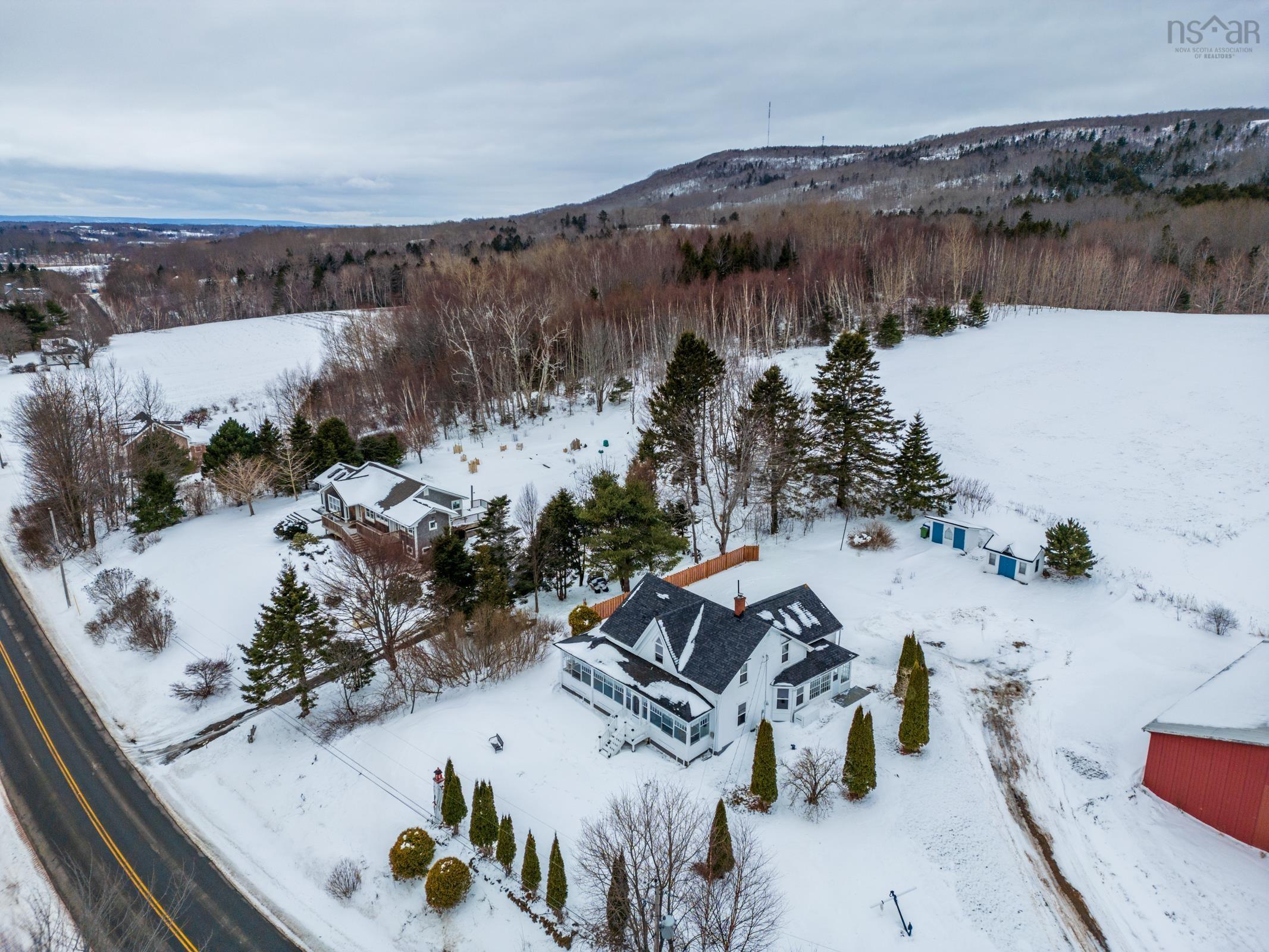 $479,900.00: 1529 Pereau Road, Delhaven