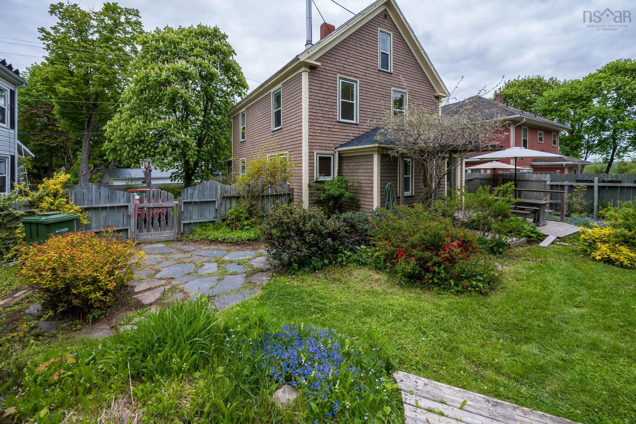 $525,000.00: 33 Klondyke Street, Kentville