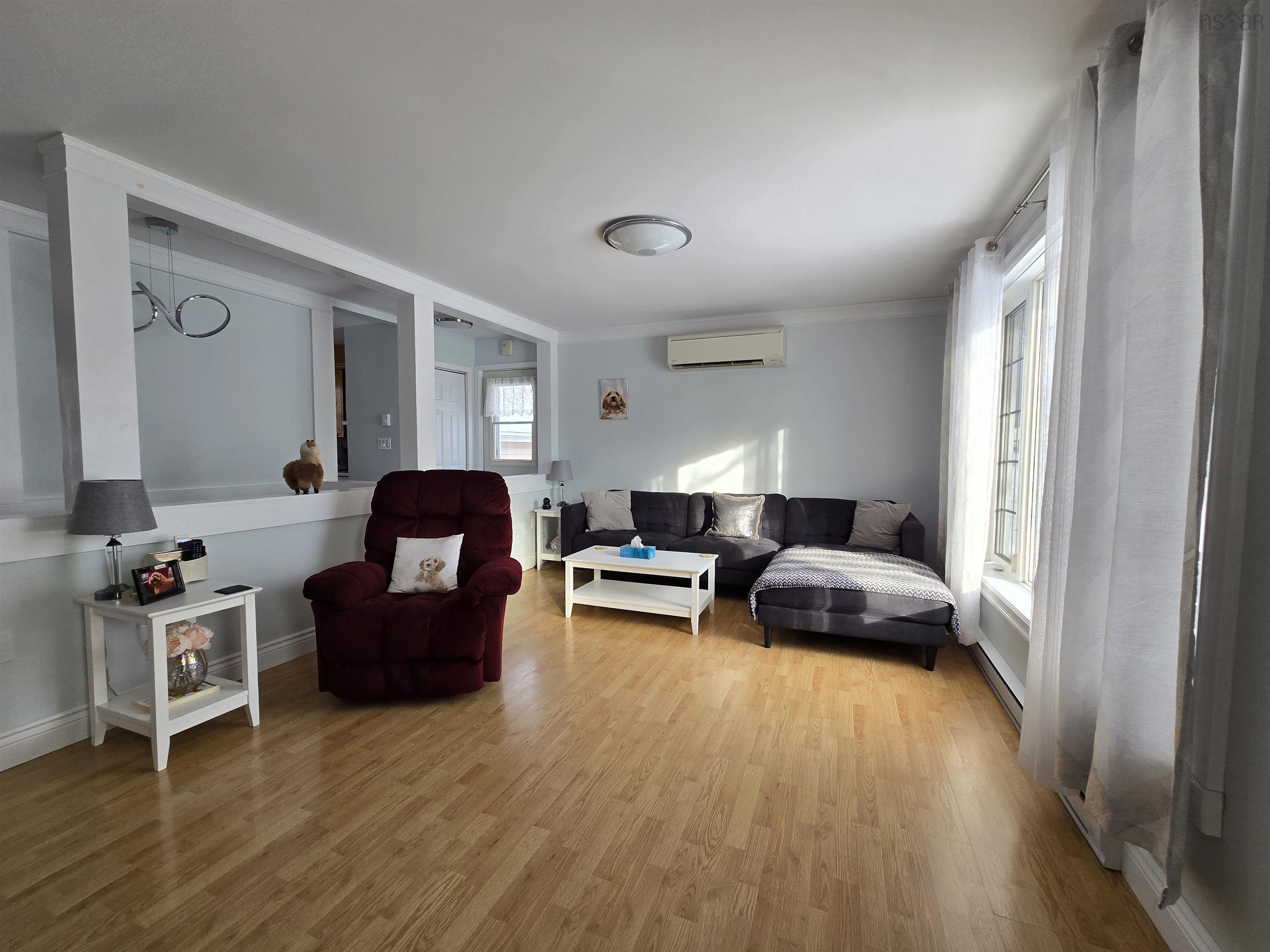 $279,900.00: 43 Glenda Crescent, Sydney