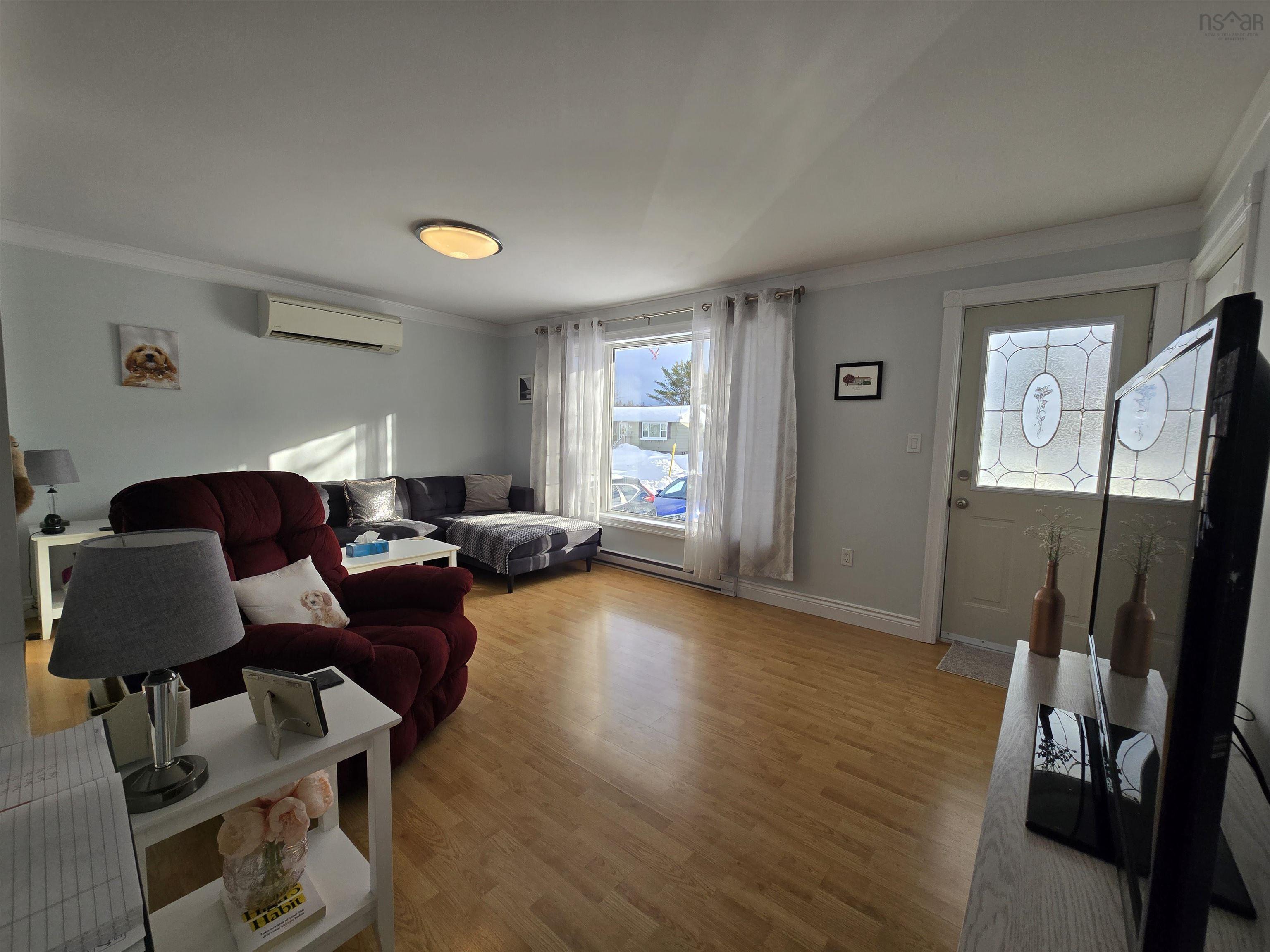 $279,900.00: 43 Glenda Crescent, Sydney