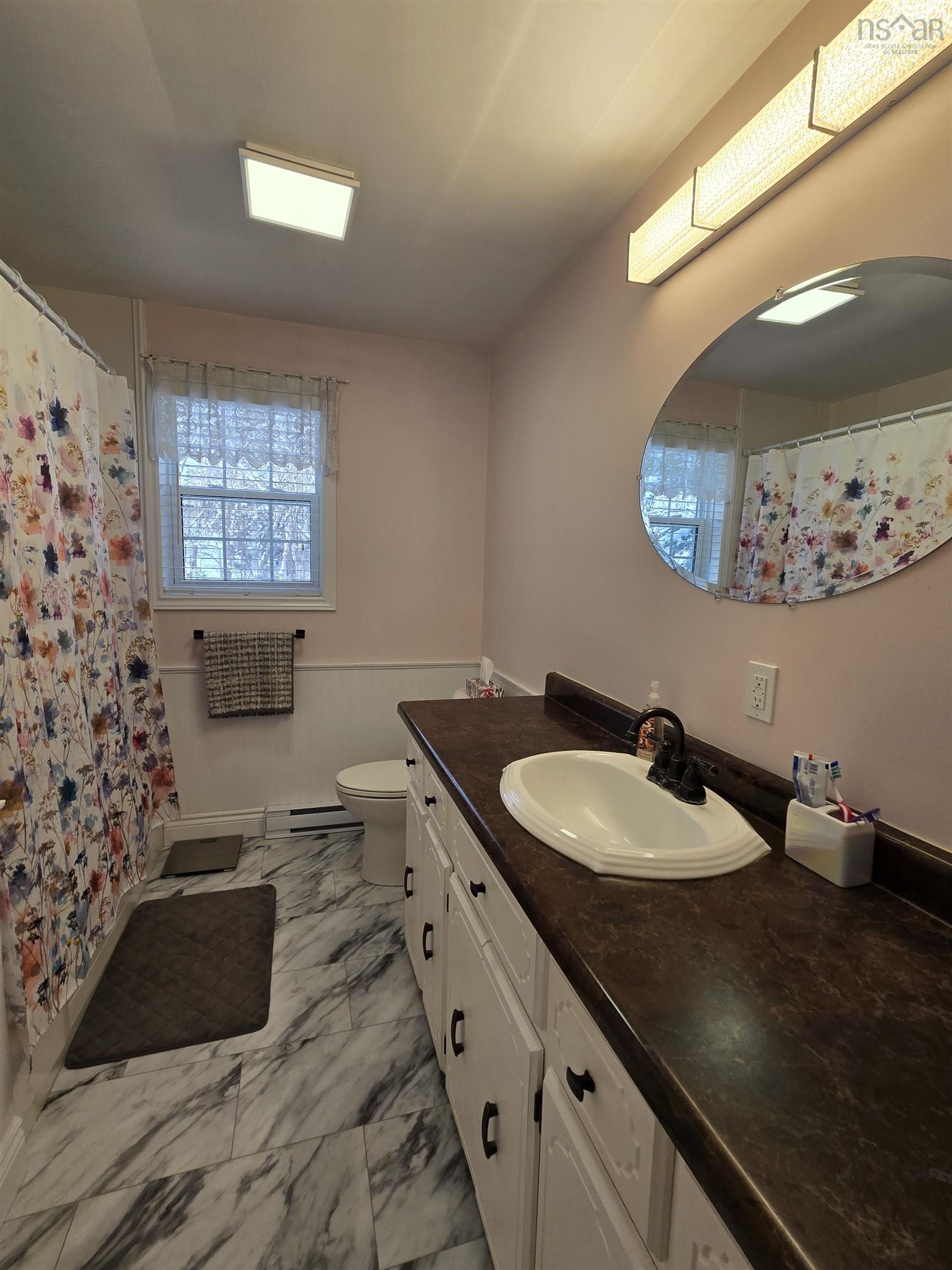 $279,900.00: 43 Glenda Crescent, Sydney