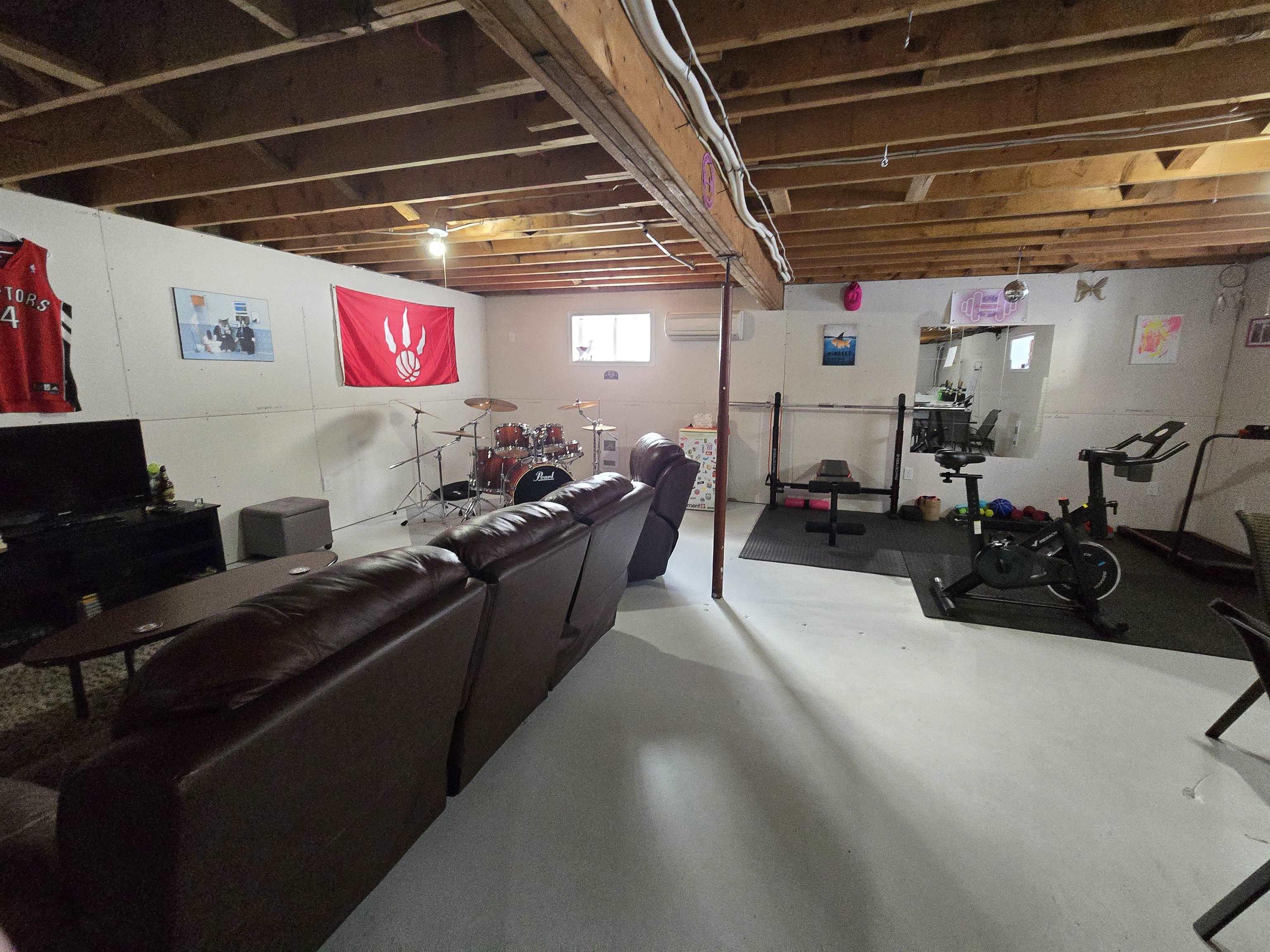 $279,900.00: 43 Glenda Crescent, Sydney