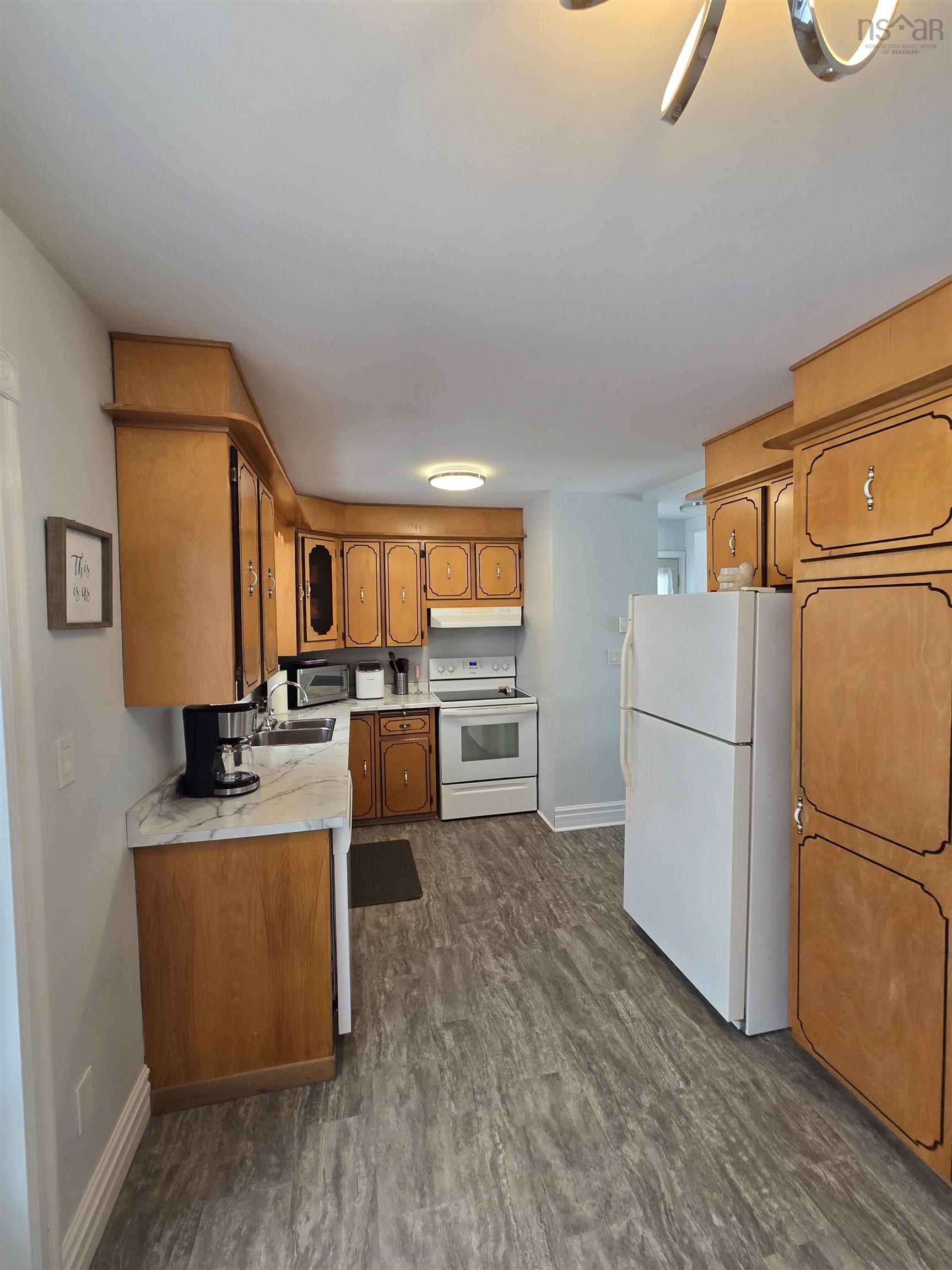 $279,900.00: 43 Glenda Crescent, Sydney