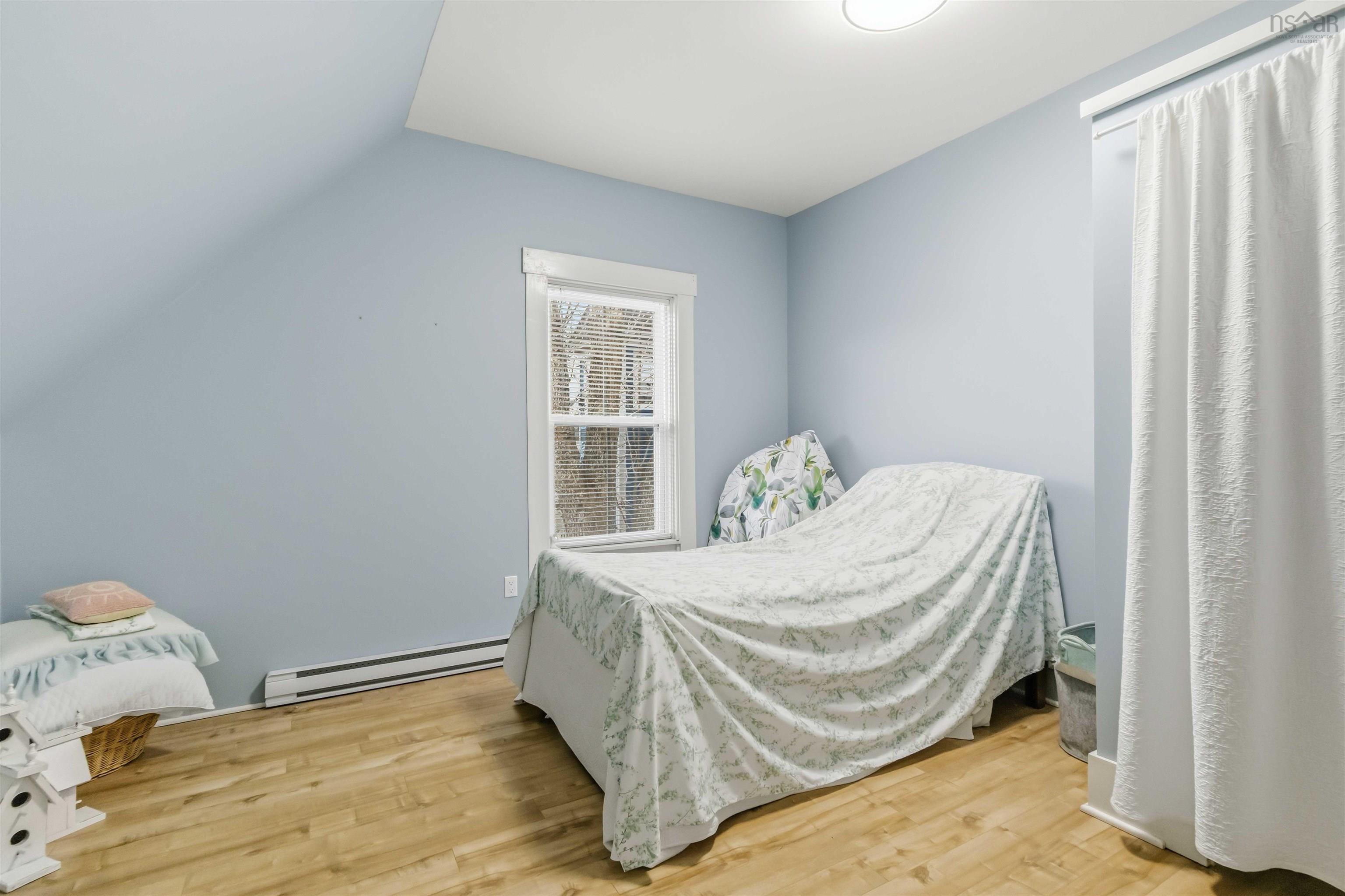 $649,900.00: 499 Main Street, Mahone Bay