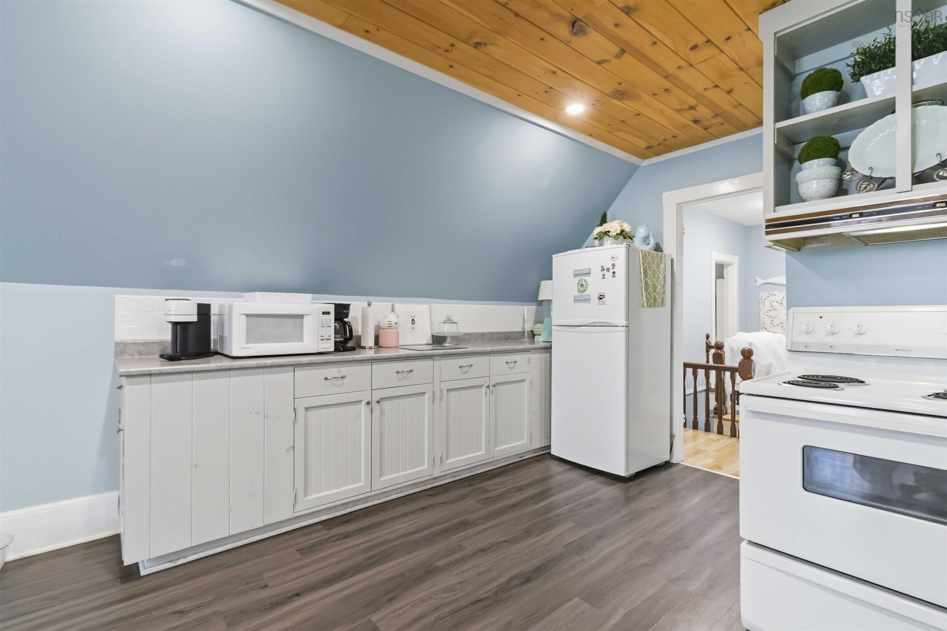 $649,900.00: 499 Main Street, Mahone Bay