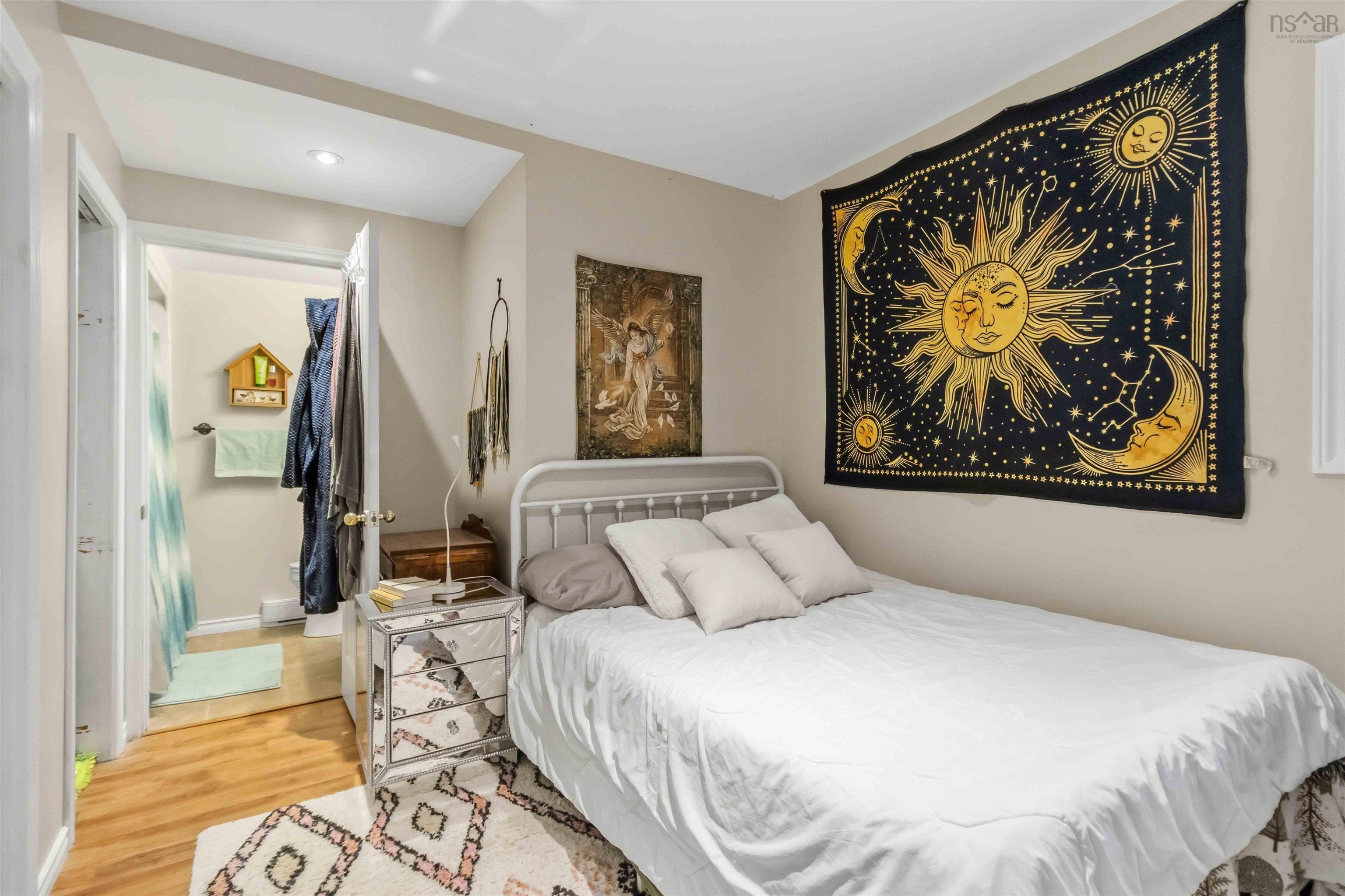 $649,900.00: 499 Main Street, Mahone Bay