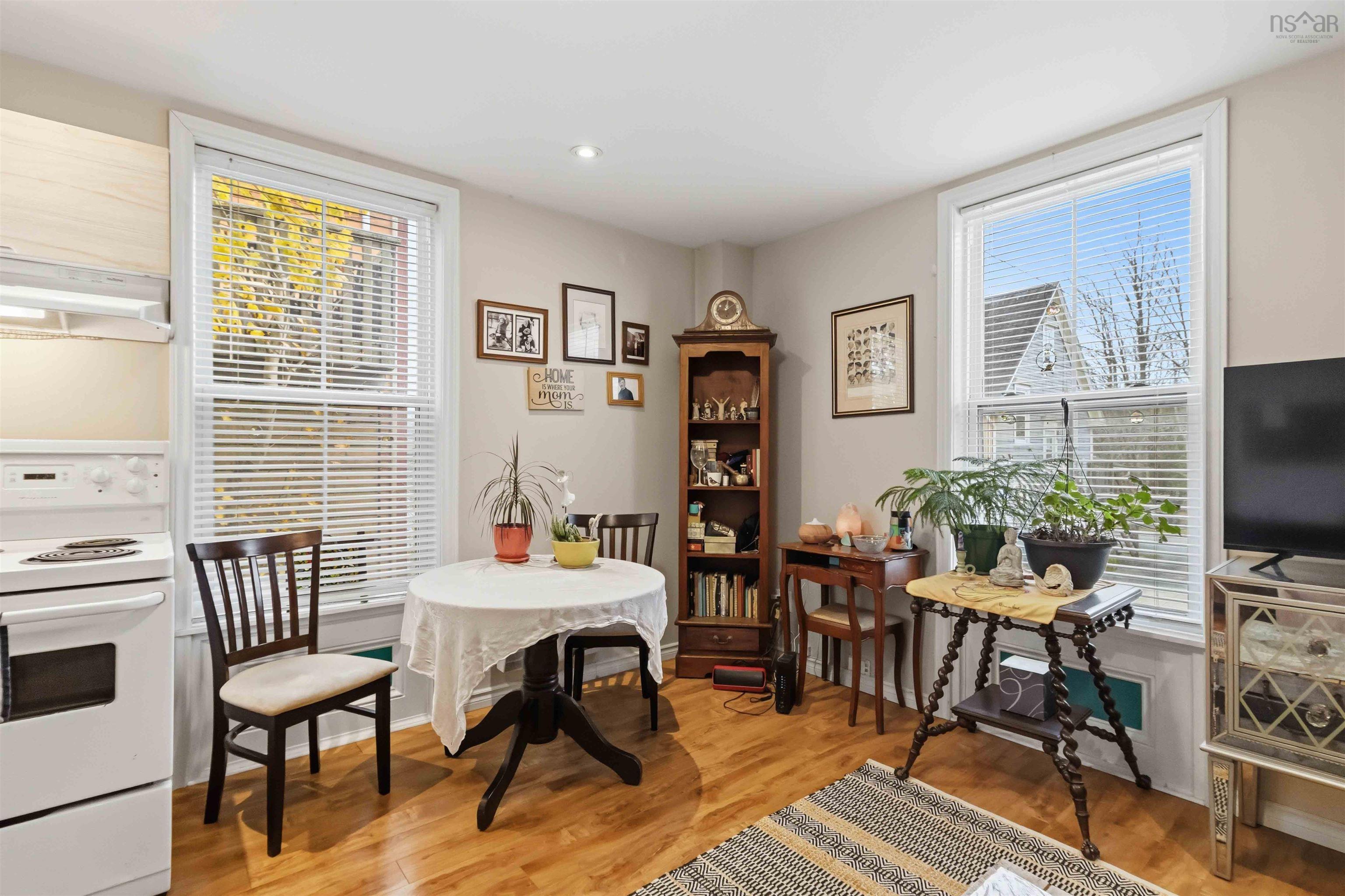 $649,900.00: 499 Main Street, Mahone Bay