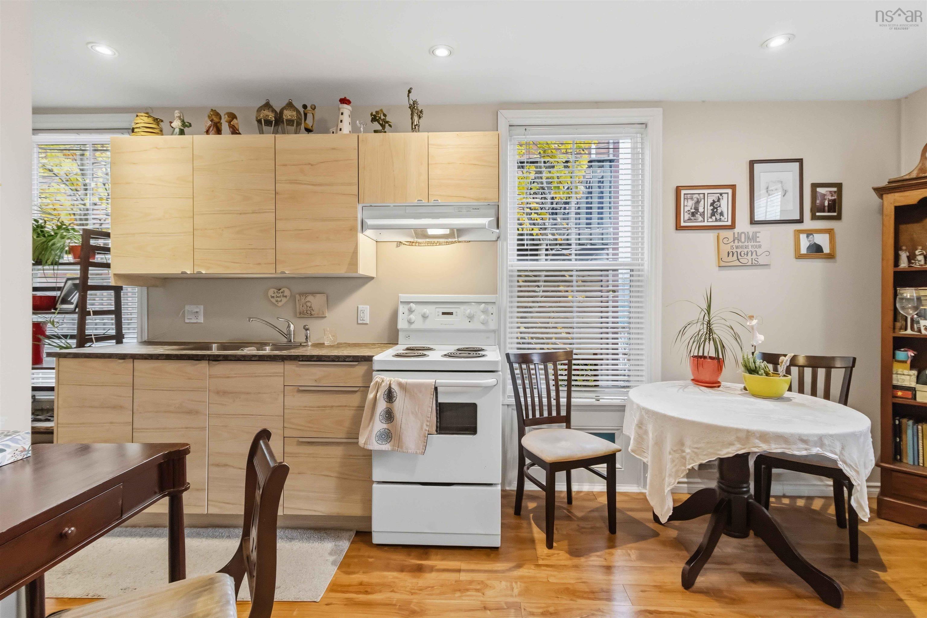 $649,900.00: 499 Main Street, Mahone Bay