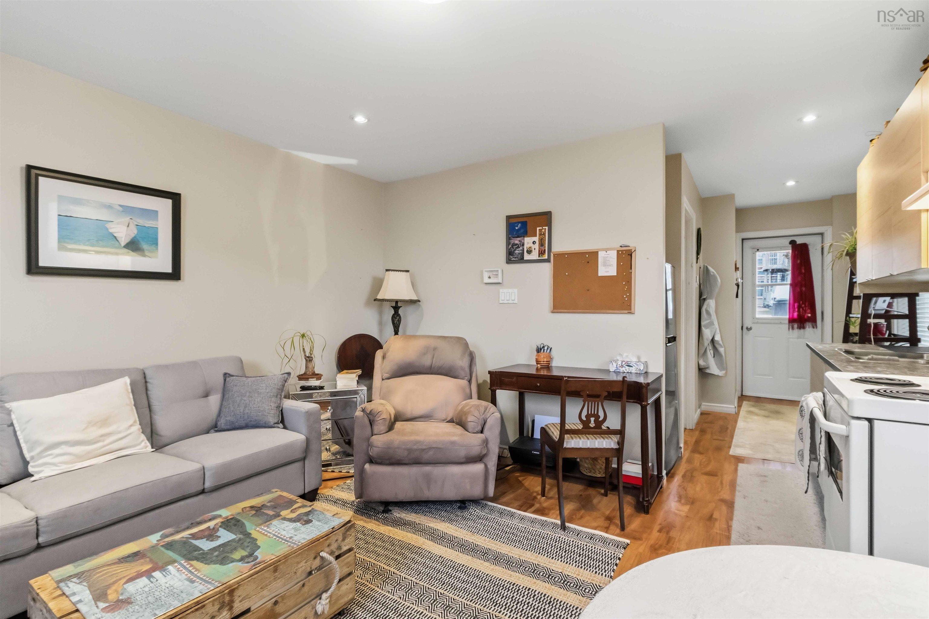 $649,900.00: 499 Main Street, Mahone Bay