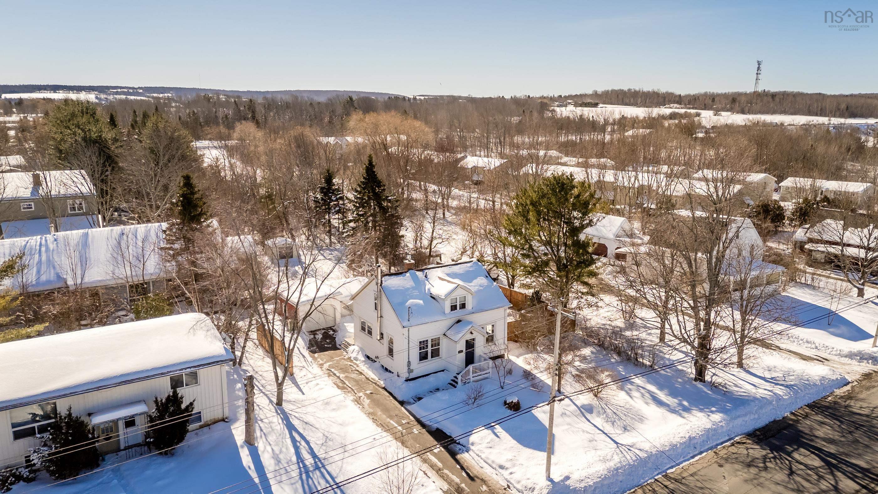 $499,000.00: 159 Pleasant Street, Wolfville