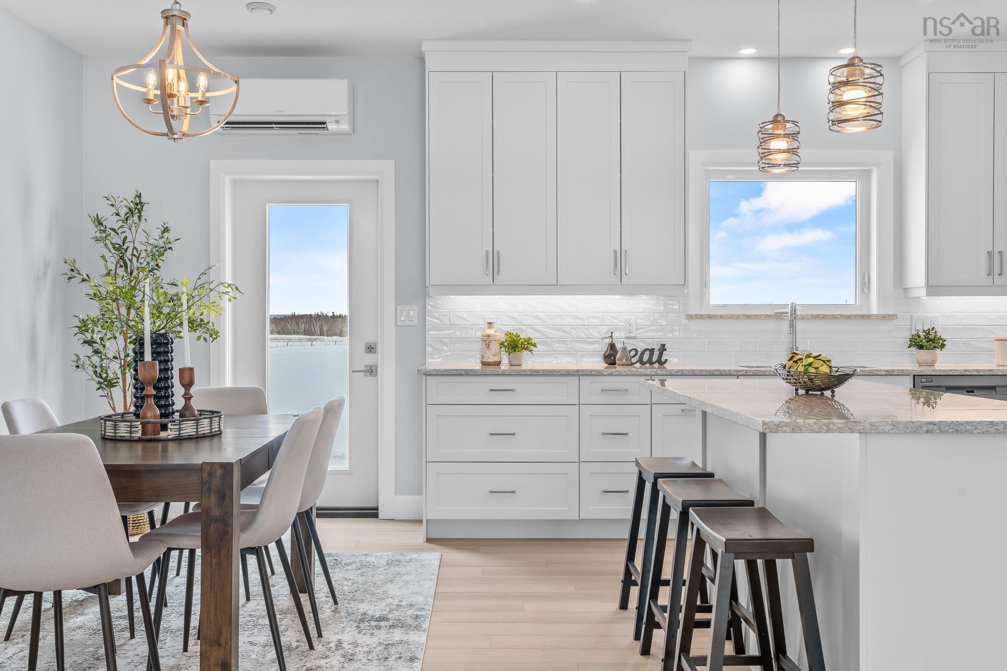 $524,900.00: 11297 Highway 2, Masstown