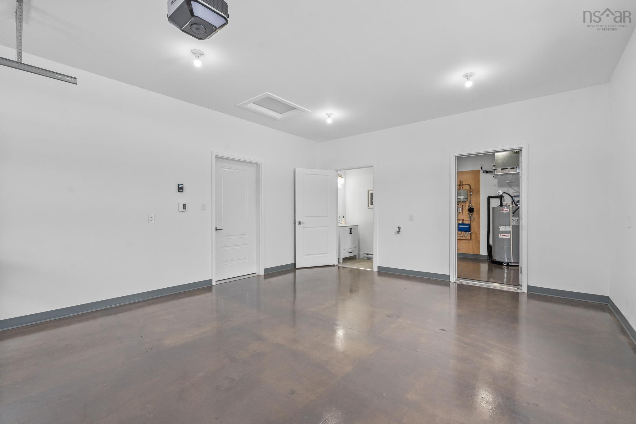 $524,900.00: 11297 Highway 2, Masstown