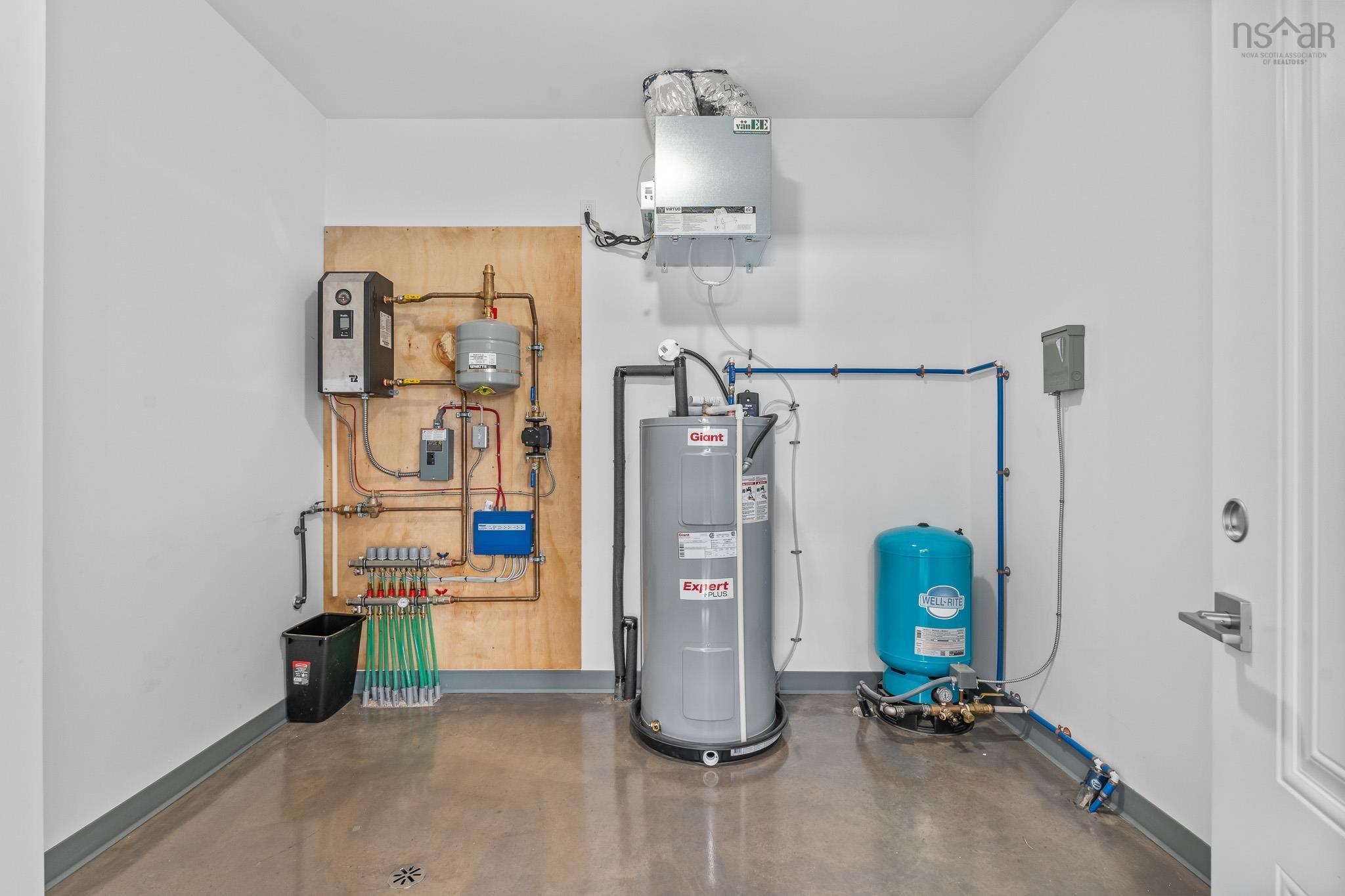 $524,900.00: 11297 Highway 2, Masstown