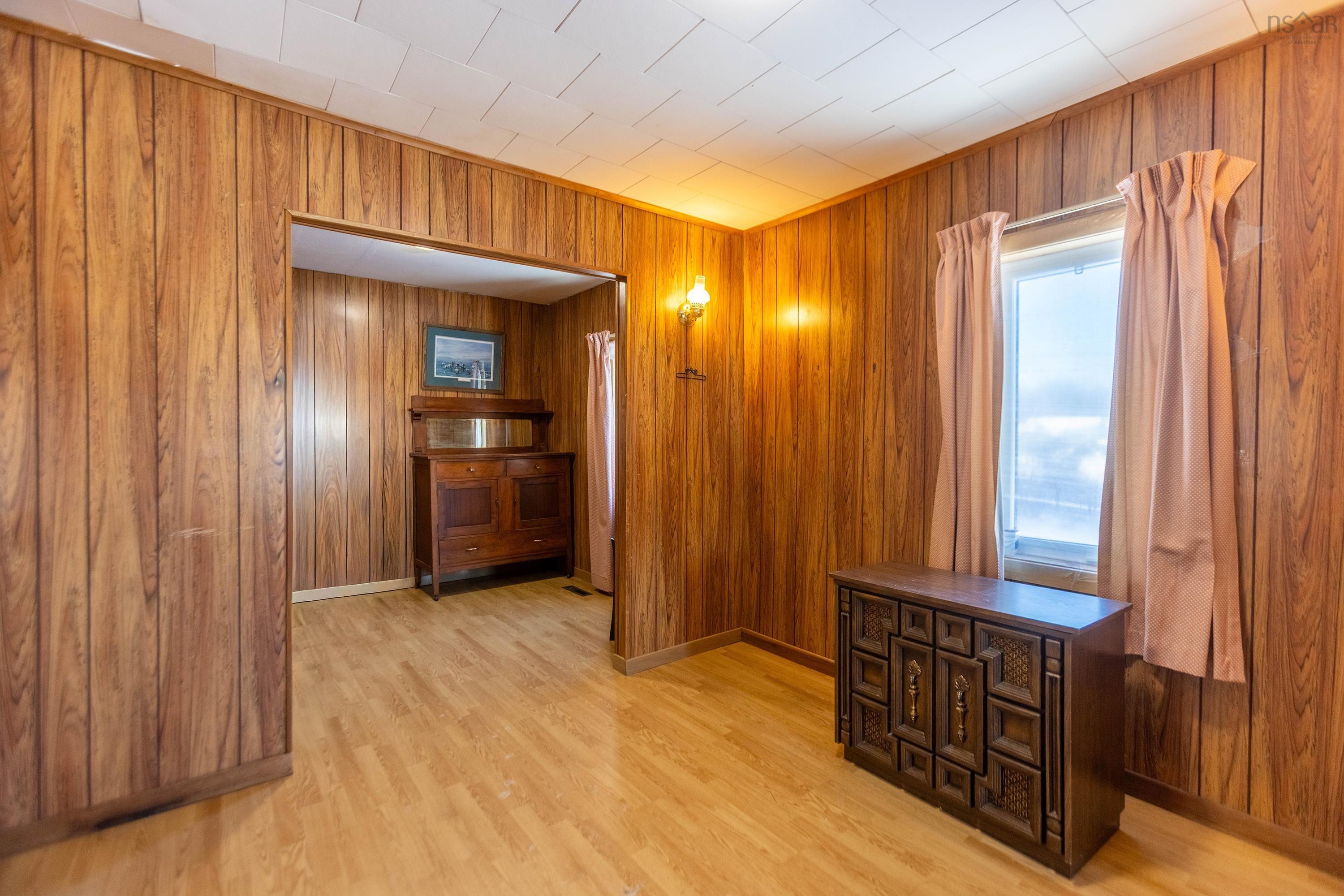 $149,900.00: 135 Pleasant Street E, Amherst