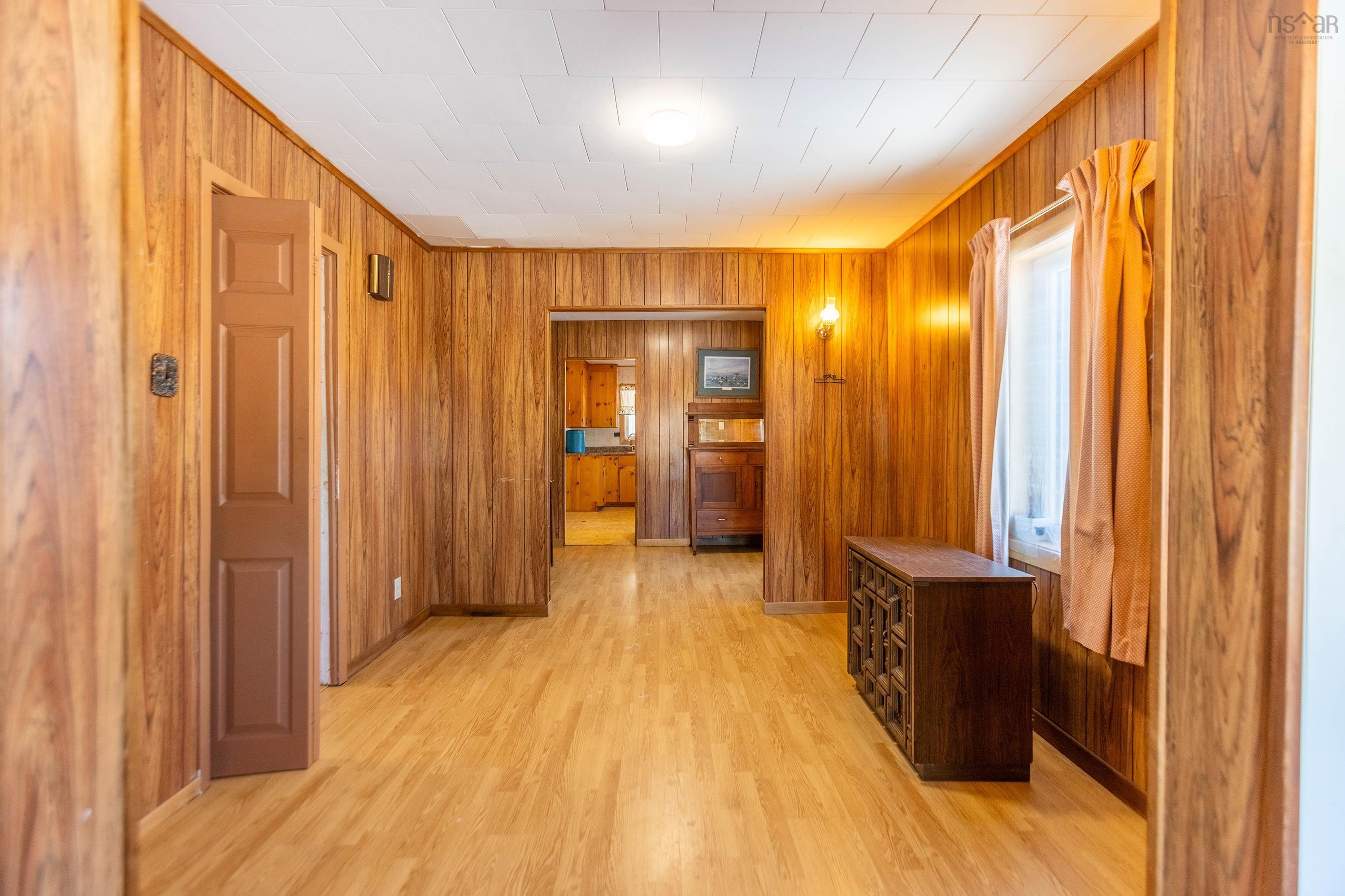 $149,900.00: 135 Pleasant Street E, Amherst