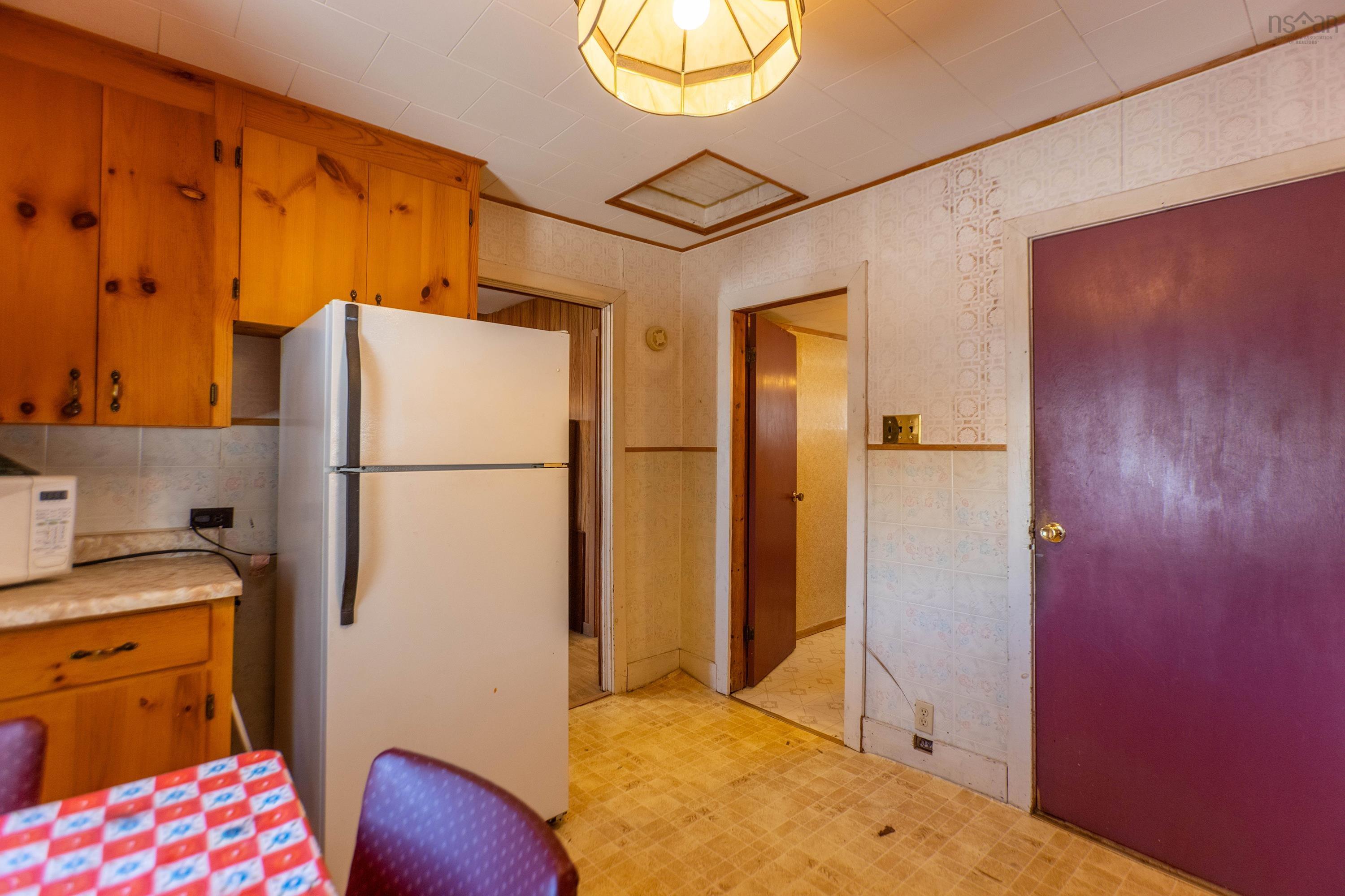 $149,900.00: 135 Pleasant Street E, Amherst