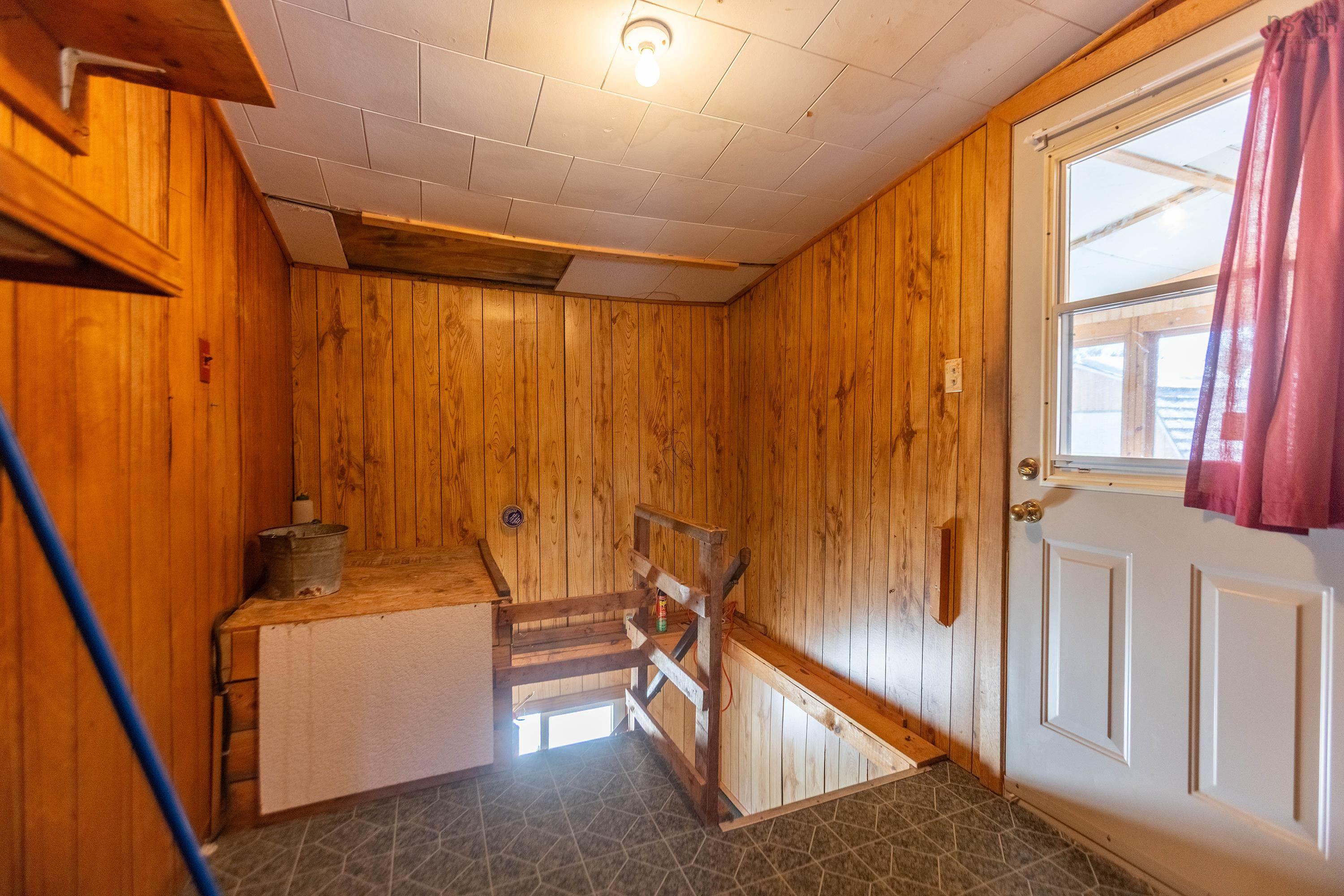 $149,900.00: 135 Pleasant Street E, Amherst