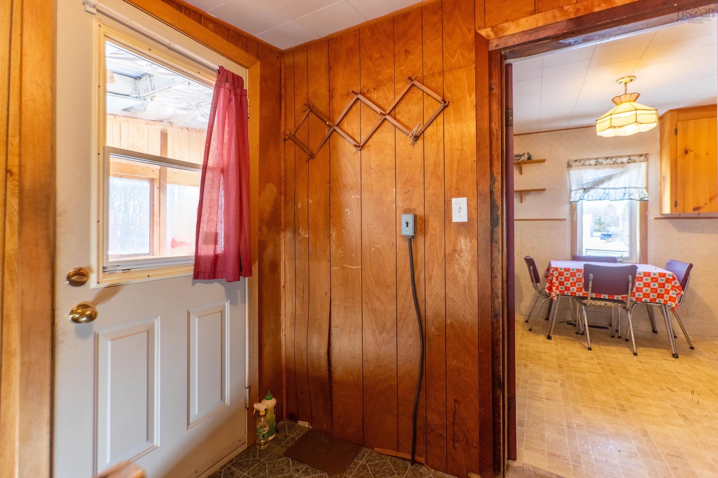 $149,900.00: 135 Pleasant Street E, Amherst