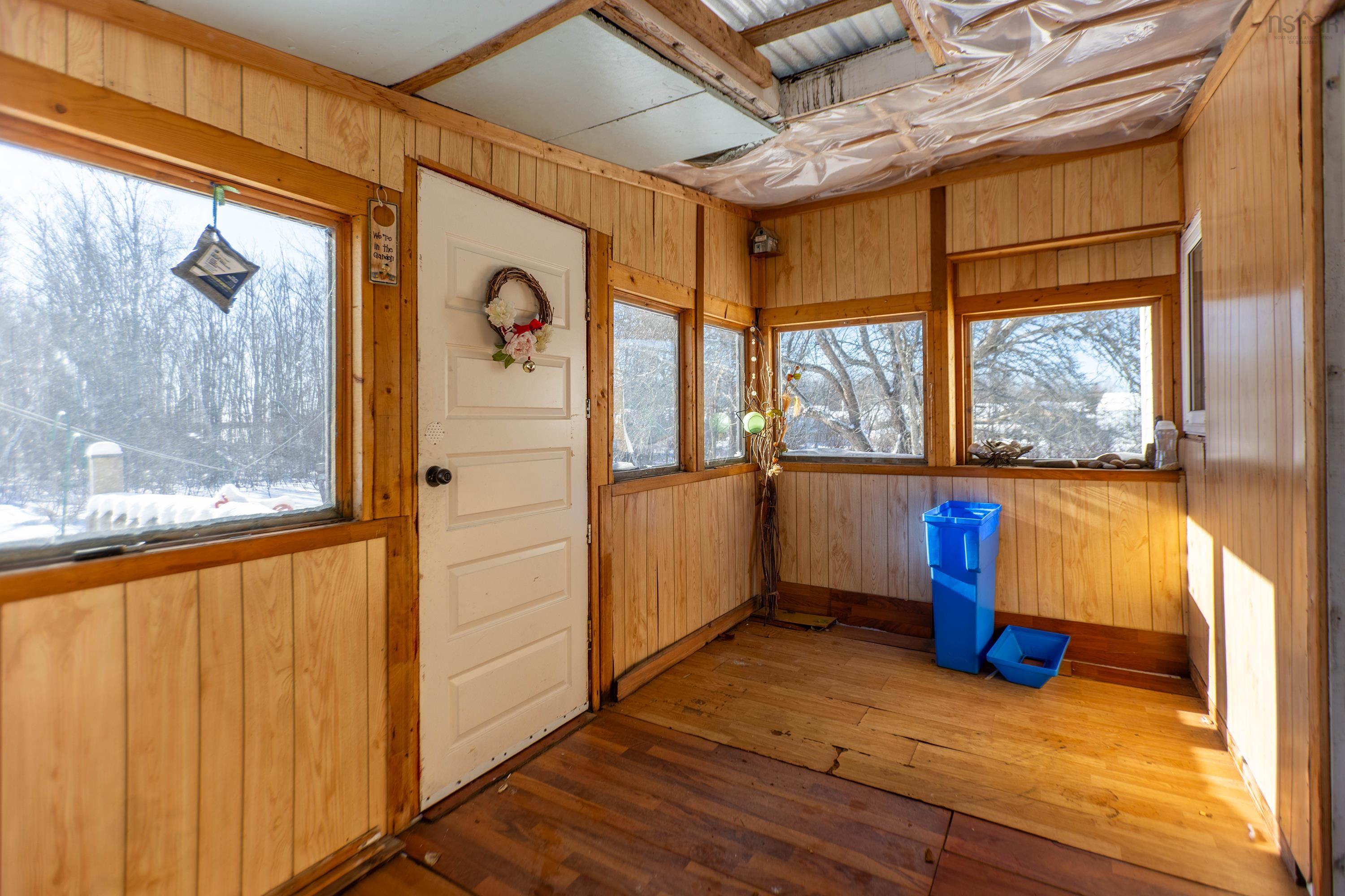 $149,900.00: 135 Pleasant Street E, Amherst