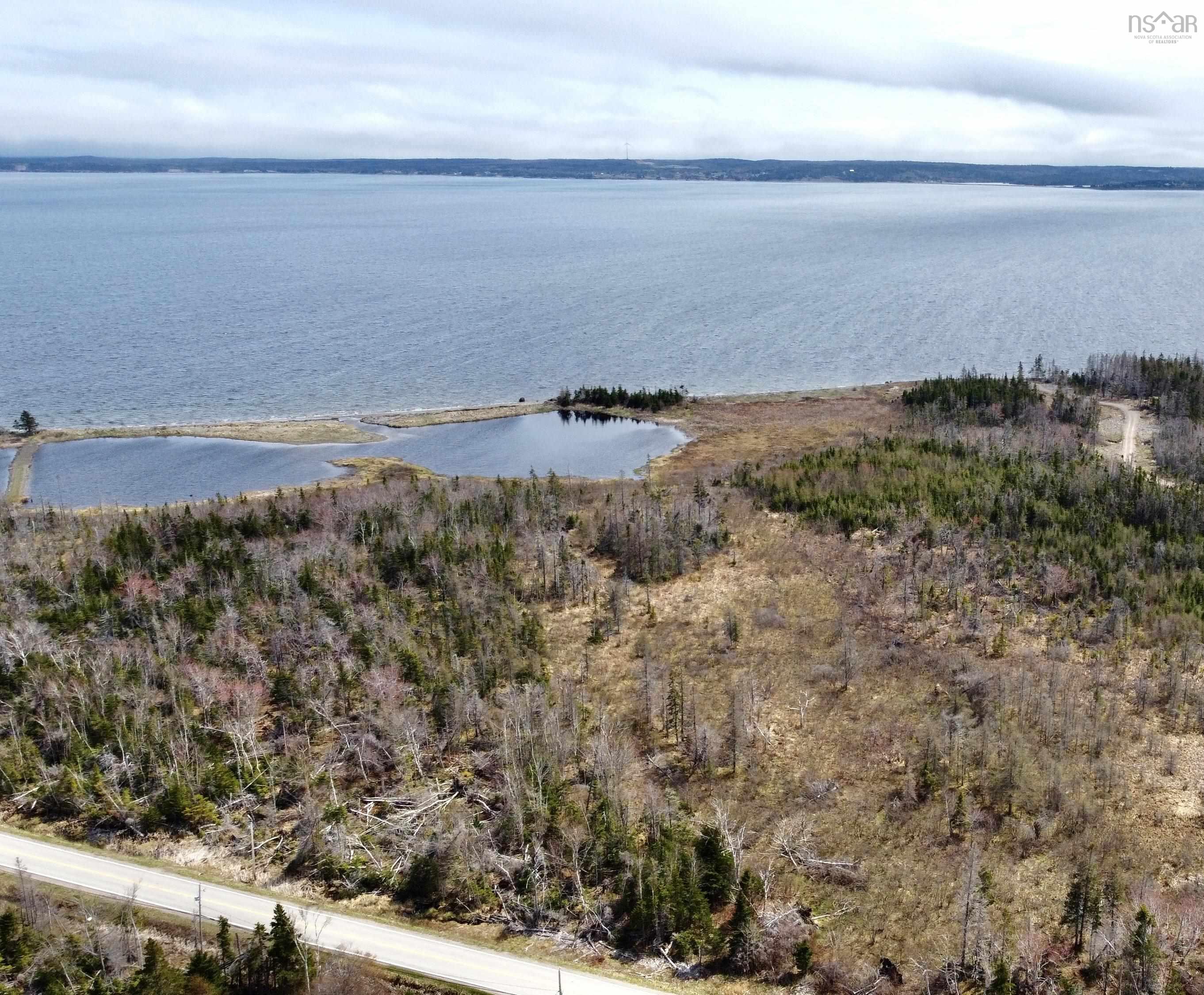 $79,900.00: 255 Highway, Round Island
