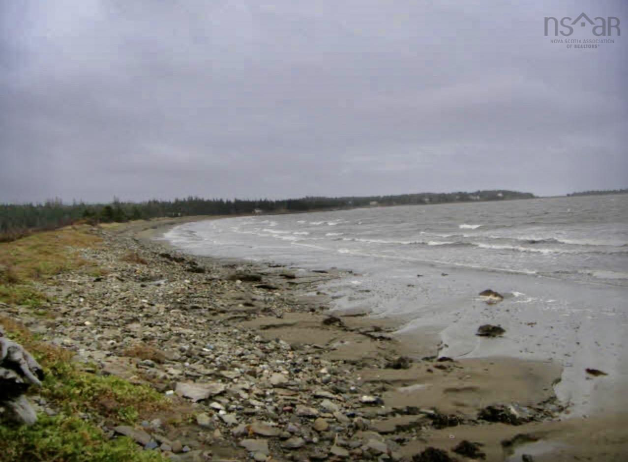 $79,900.00: 255 Highway, Round Island