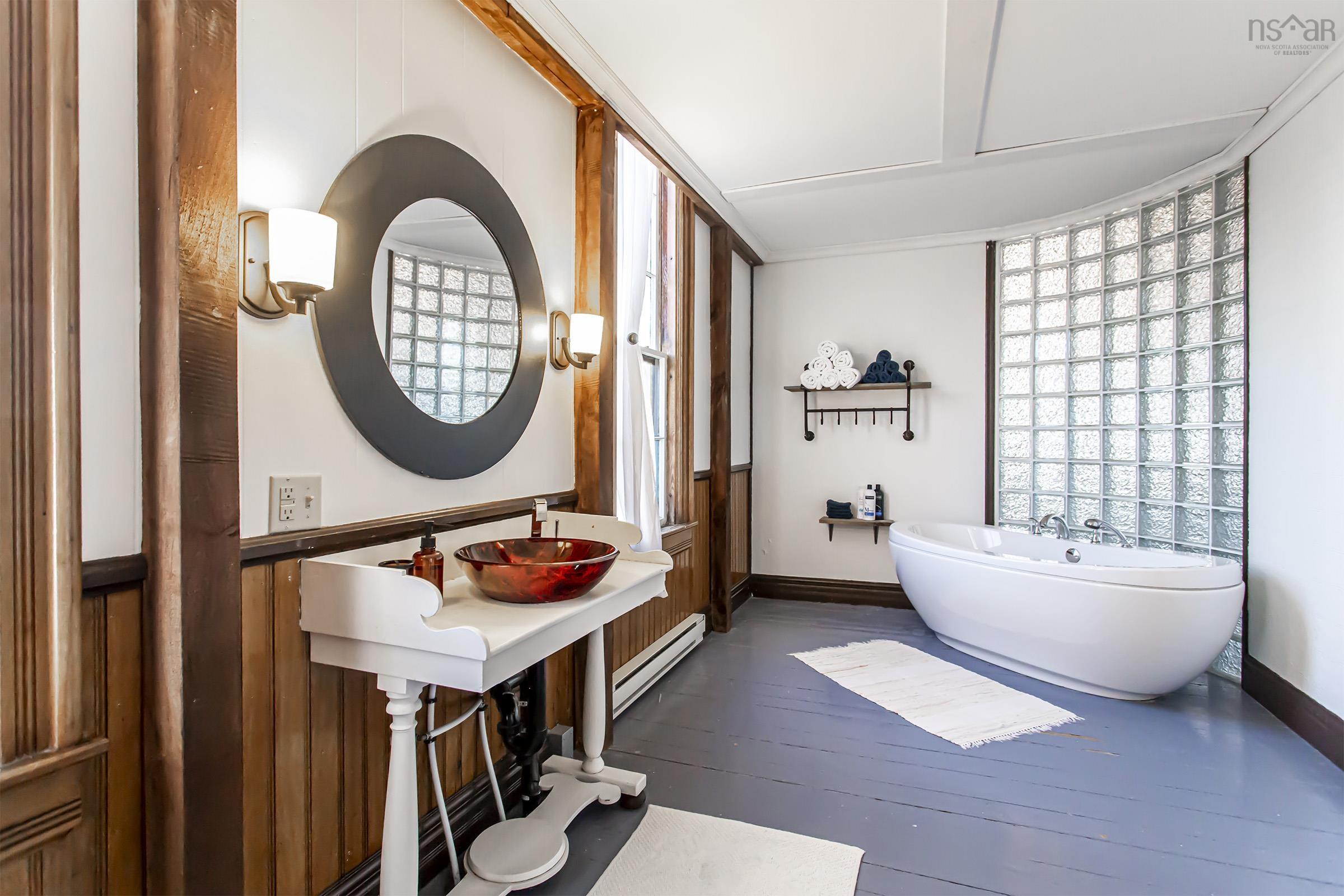 $399,000.00: 12352 Shore Road, Port George