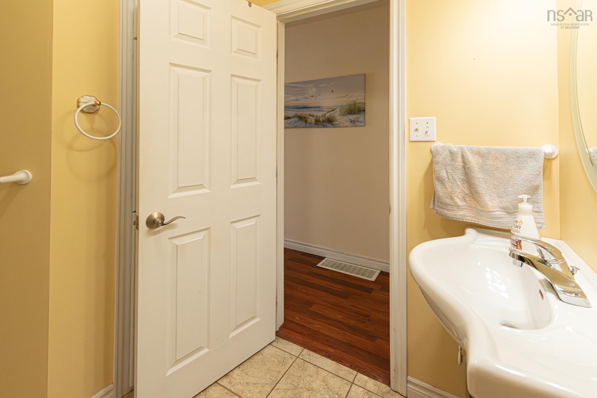 $369,900.00: 9 Terrace Avenue, Stellarton