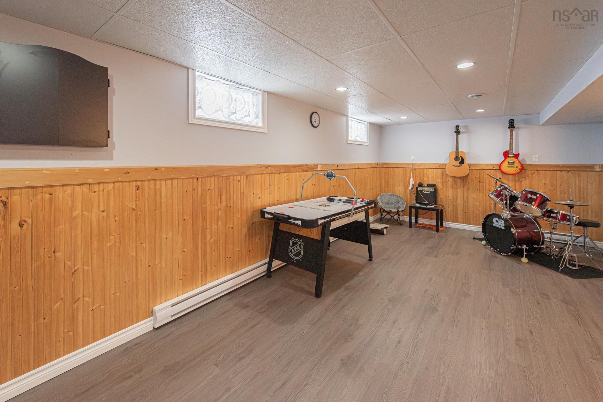 $364,900.00: 9 Terrace Avenue, Stellarton