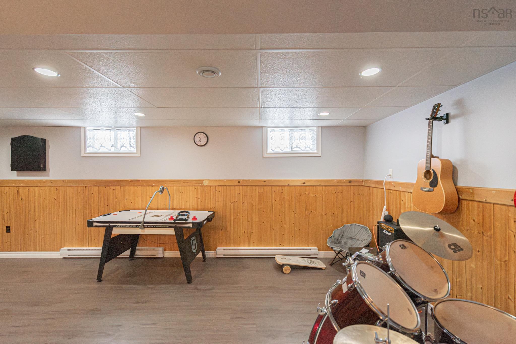 $369,900.00: 9 Terrace Avenue, Stellarton