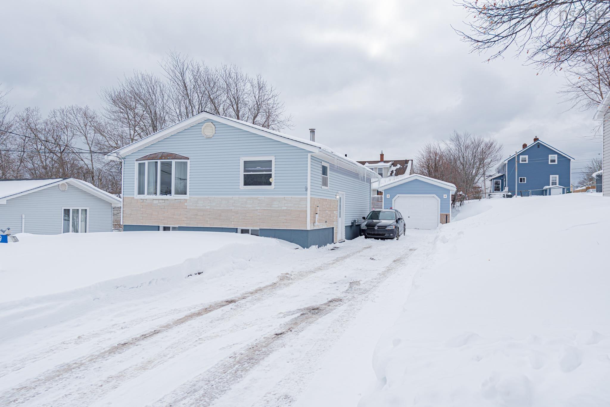 $369,900.00: 9 Terrace Avenue, Stellarton