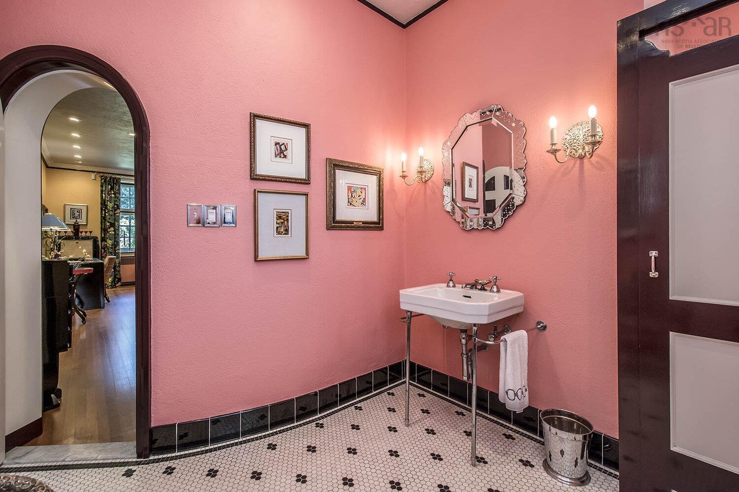 $3,295,000.00: 3746 Highway 1, Allains Creek