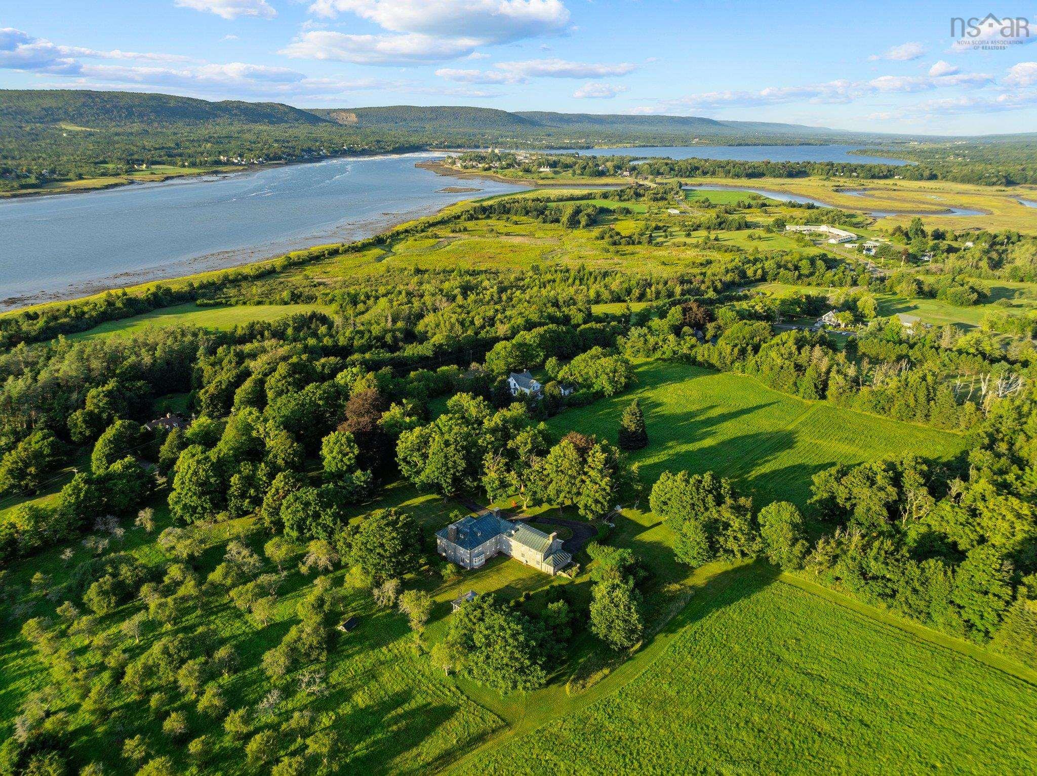 $3,295,000.00: 3746 Highway 1, Allains Creek