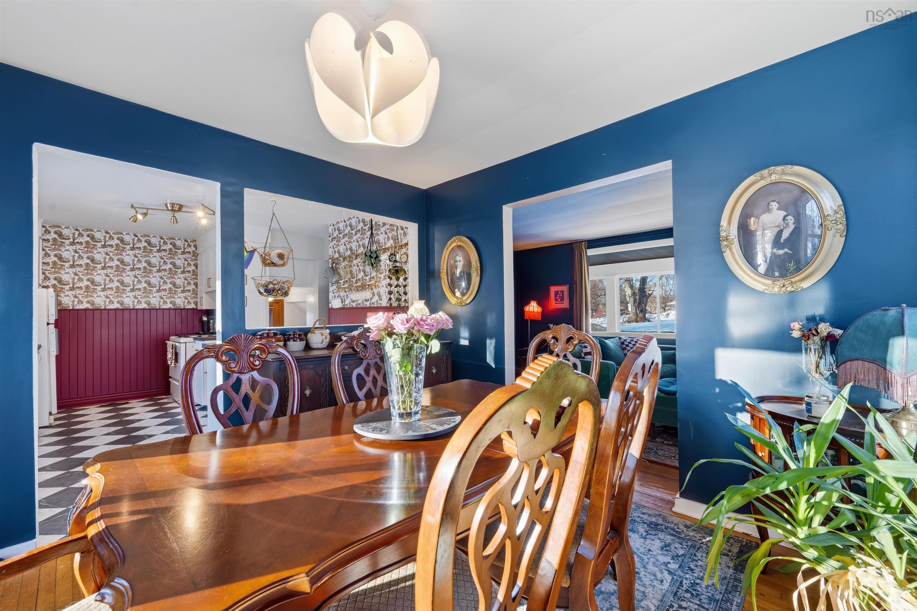 $365,000.00: 1470 King Street, Windsor