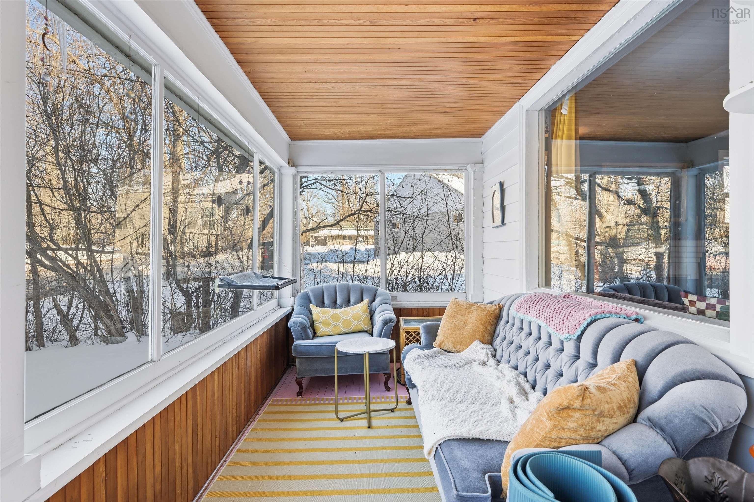 $365,000.00: 1470 King Street, Windsor