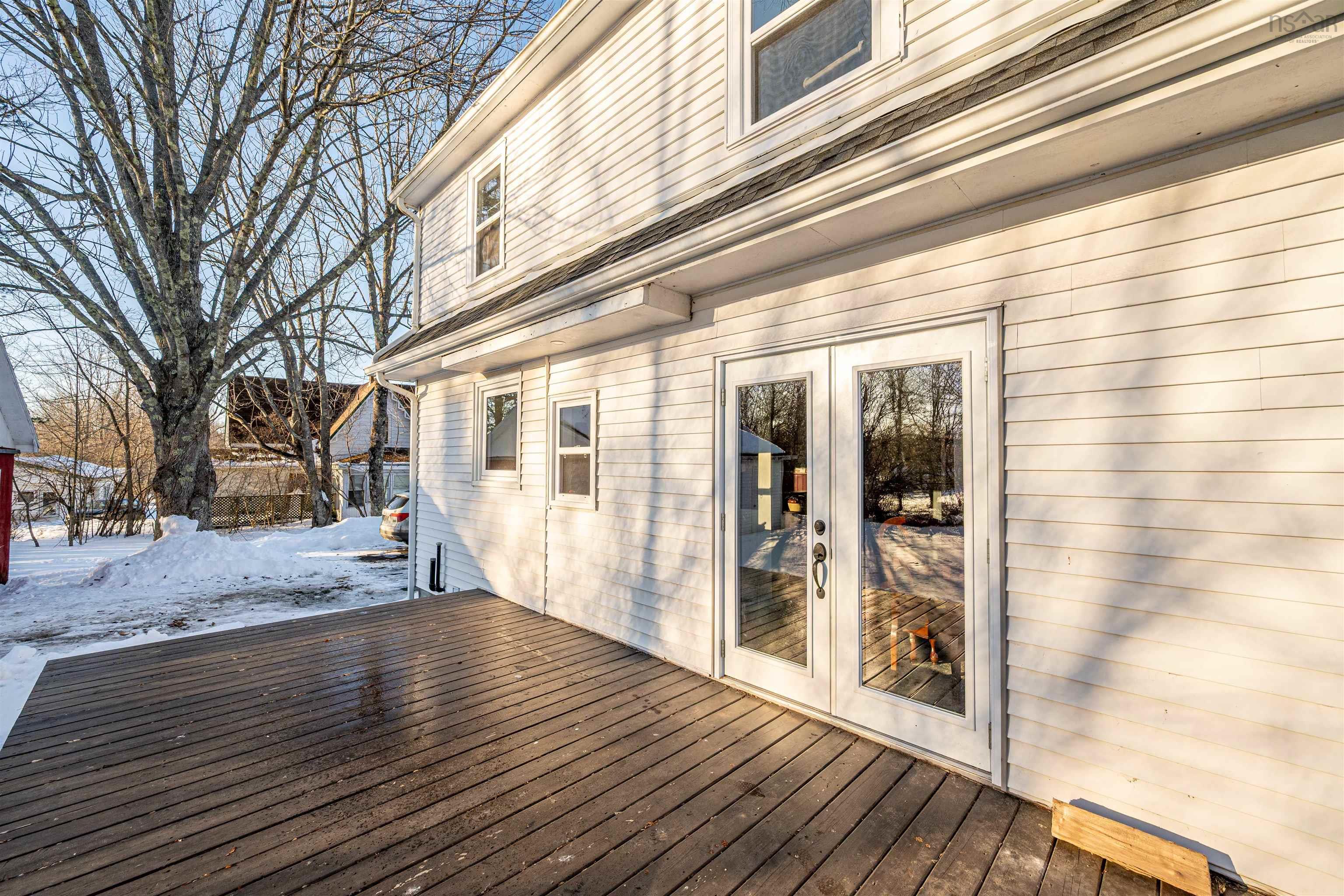 $365,000.00: 1470 King Street, Windsor