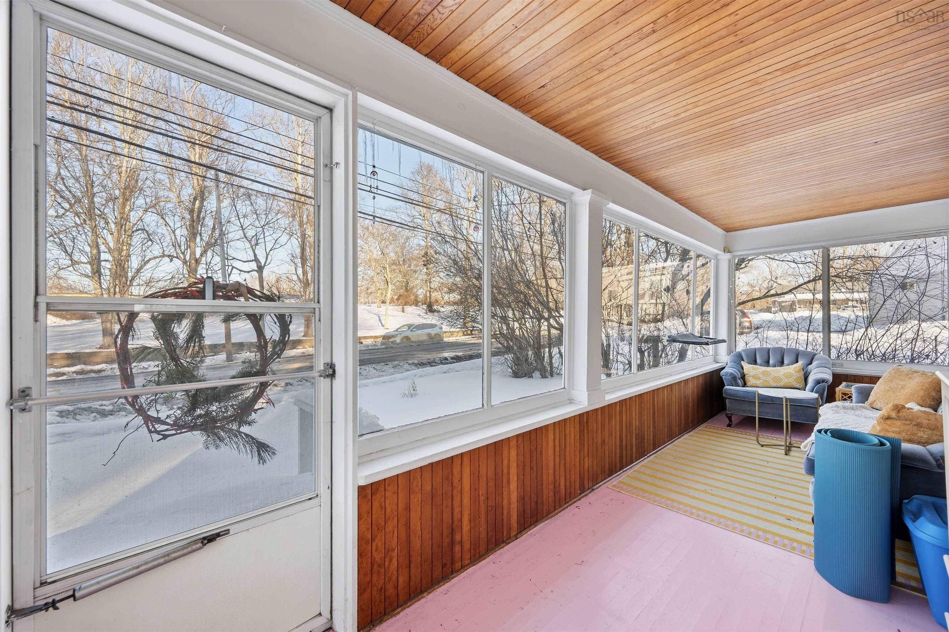 $365,000.00: 1470 King Street, Windsor