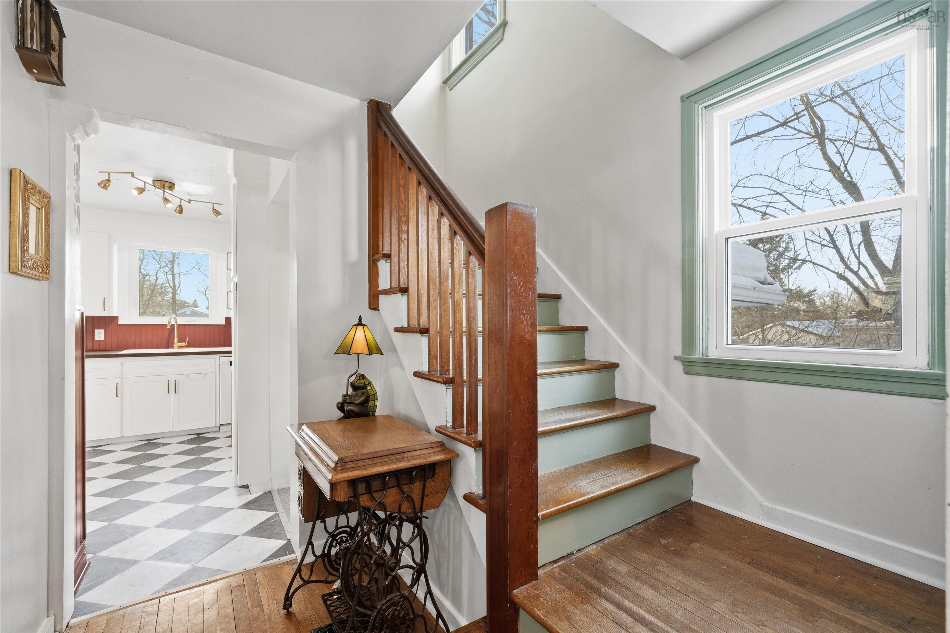 $365,000.00: 1470 King Street, Windsor