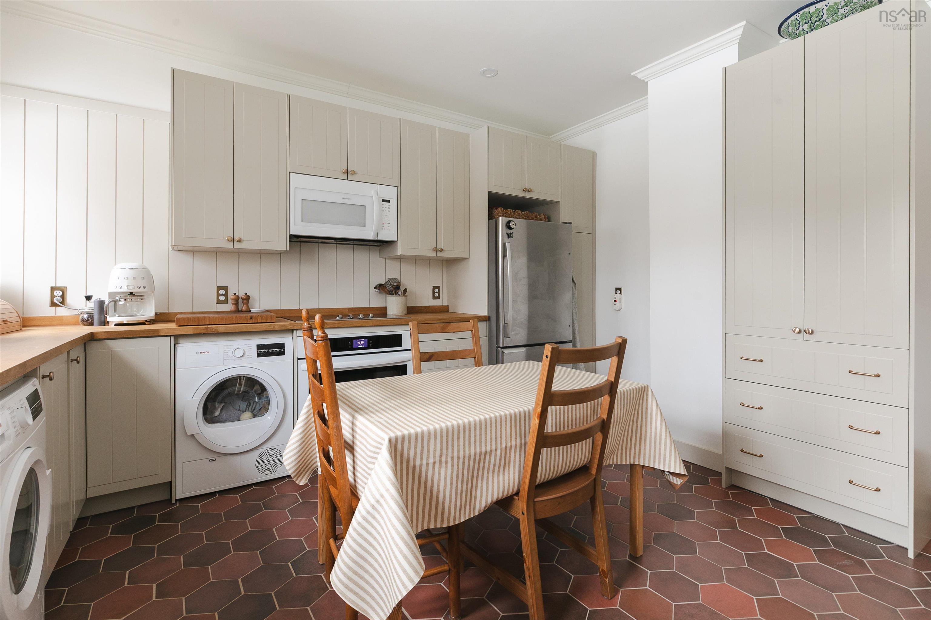 24 Thompson Street, Dartmouth, NS (MLS 202603001)